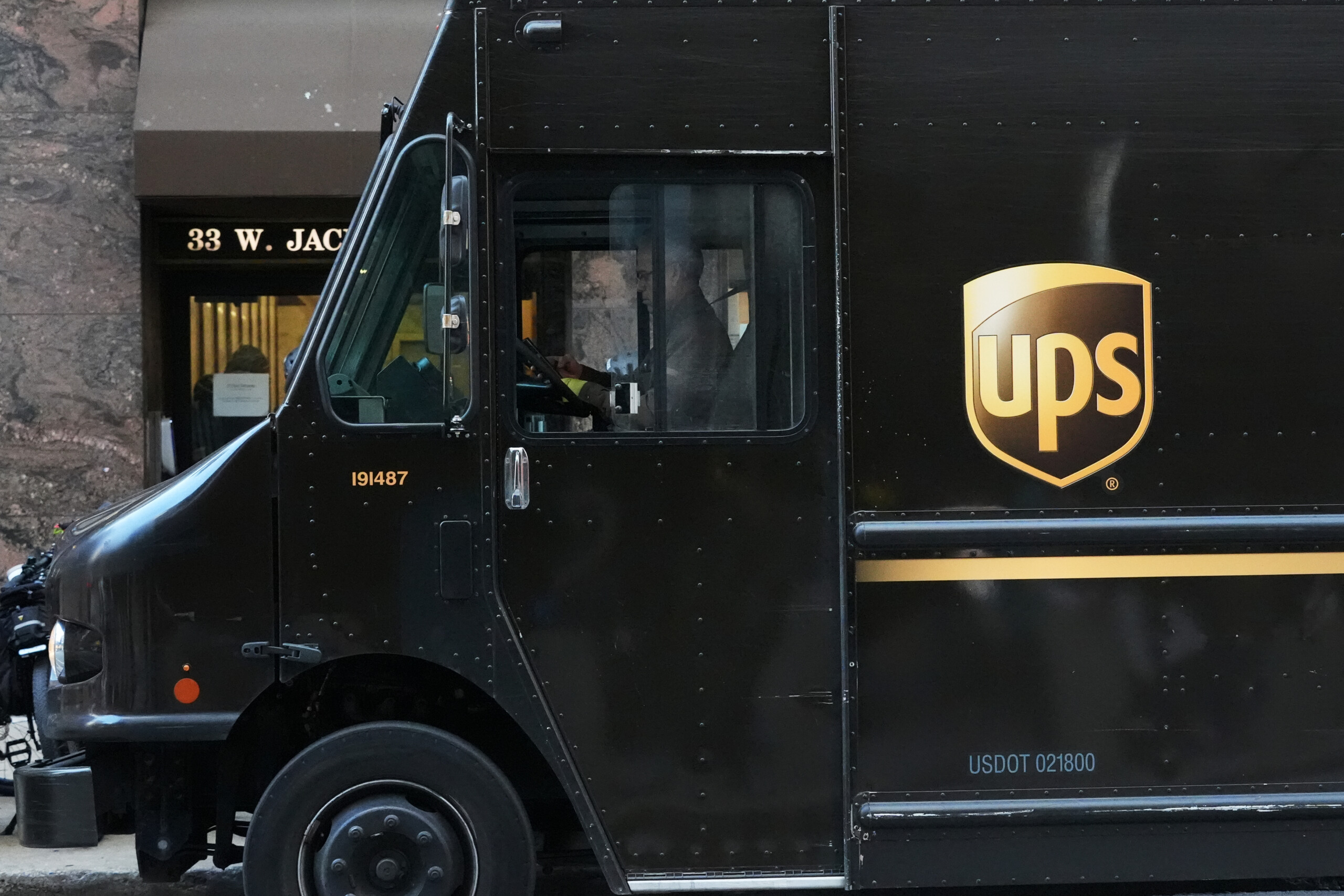 ups to cut up to 30000 jobs in 2026 scaled