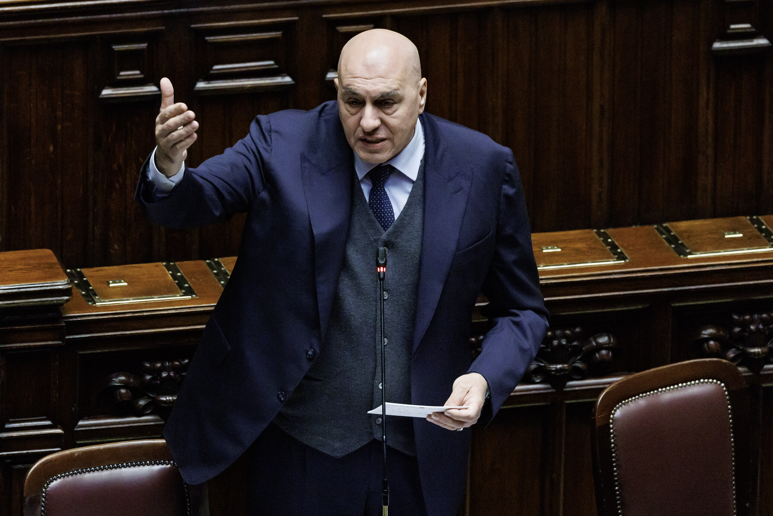 ukraine decree government puts confidence motion to the chamber scaled