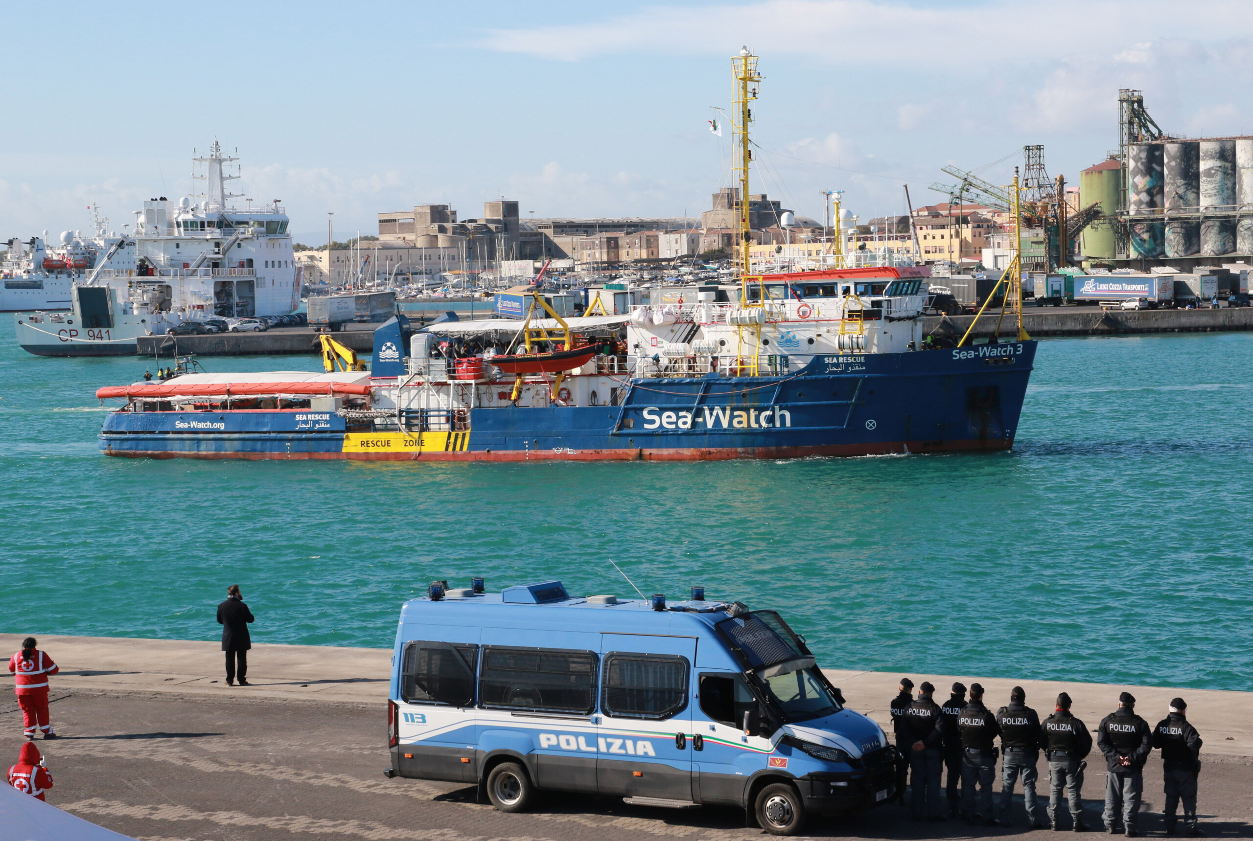 migrants sea watch 5 catania court lifts detention scaled