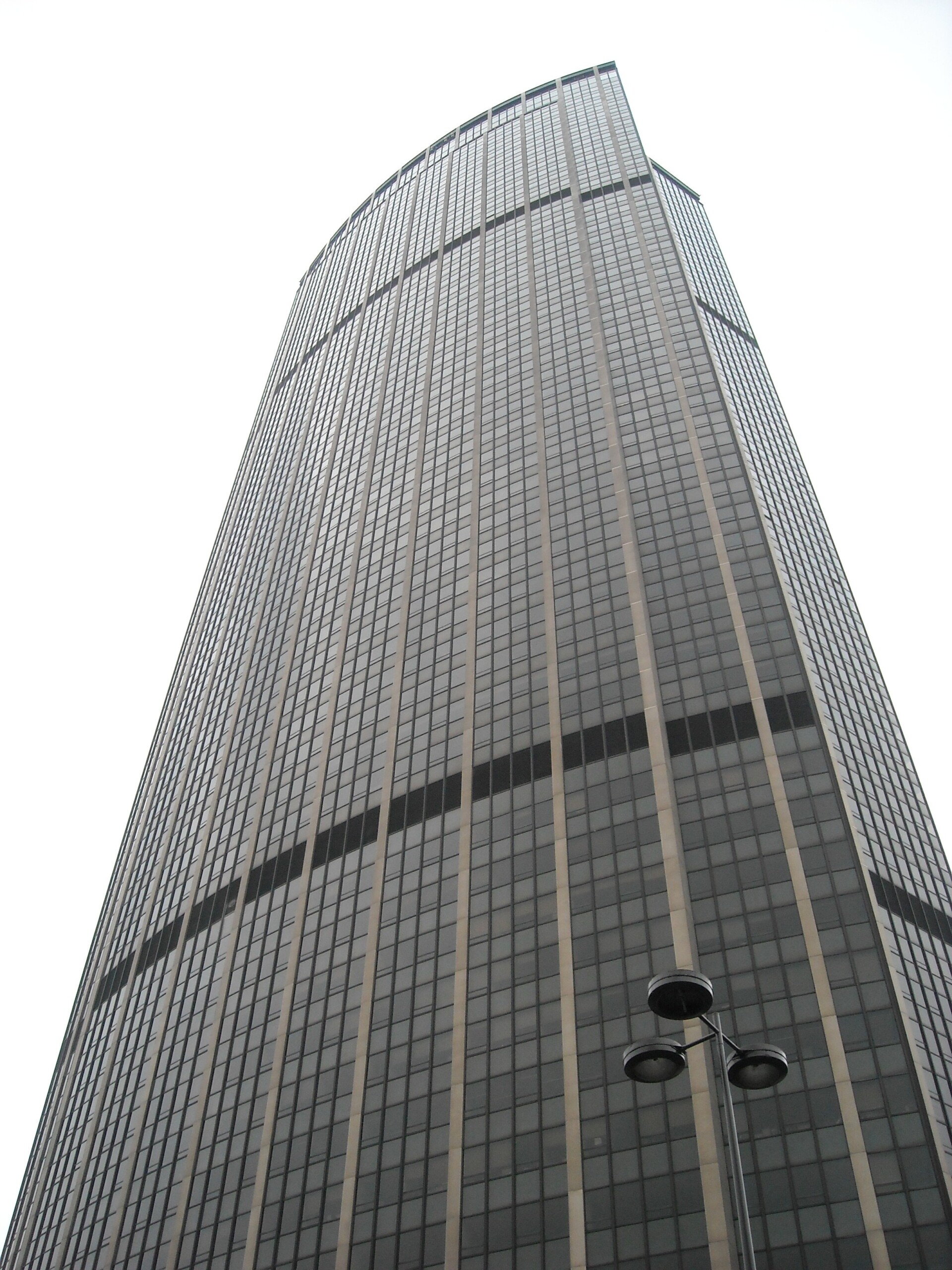 france bomb alert for several sites in paris montparnasse tower and sciences po evacuated scaled
