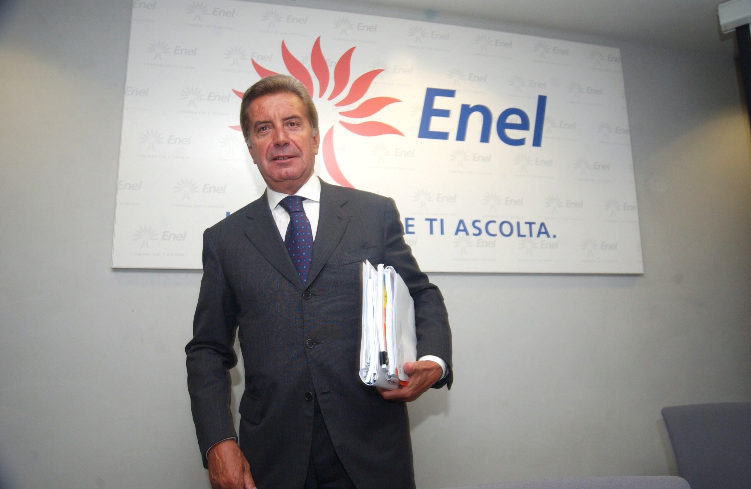 Enel, investments of 53 billion in 2026-28 strategic plan: +10 billion on previous 1 enel investments of 53 billion in 2026 28 strategic plan 10 billion on previous scaled