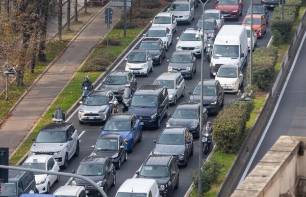 Cars, Acea: ‘In Europe, new registrations down 3.9% in January 2026 ...