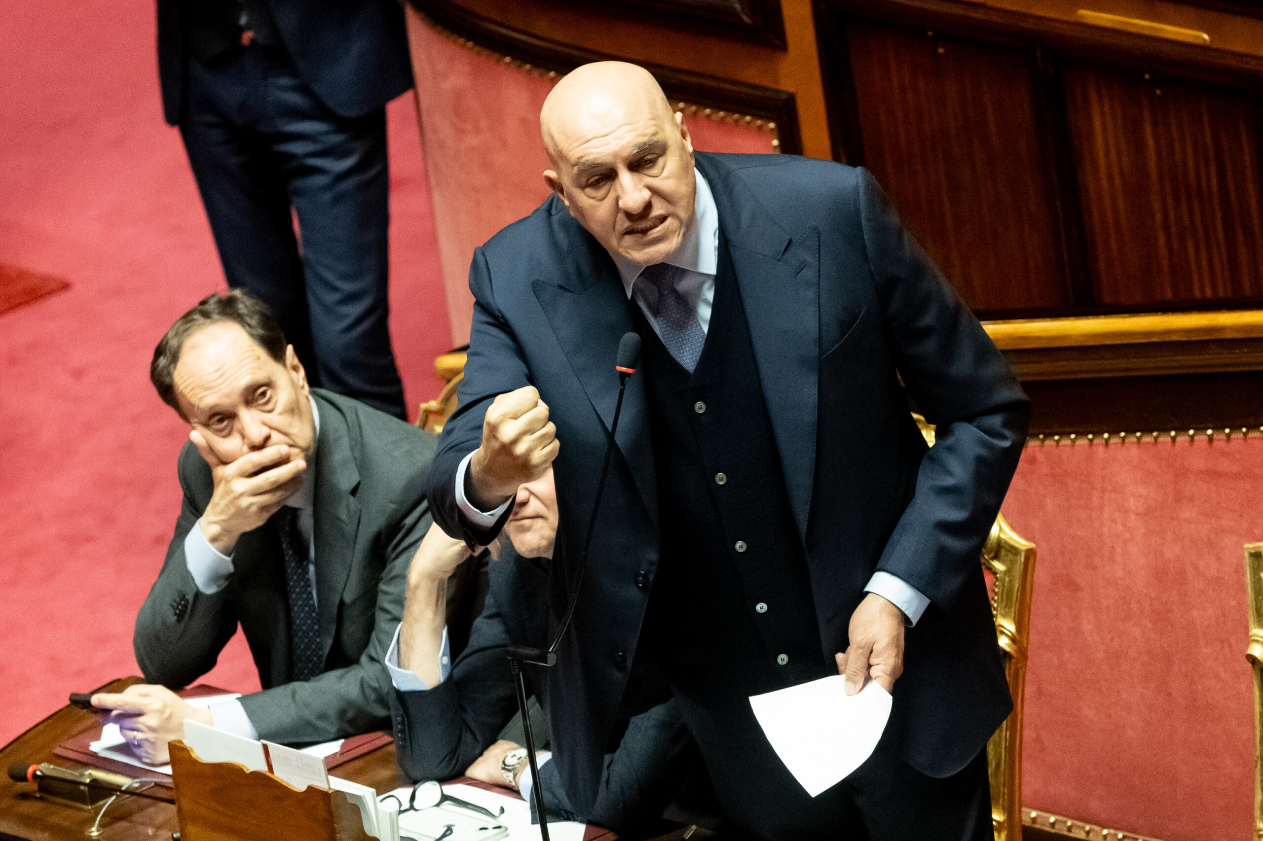 iran crosetto summons military and industry leaders to strengthen defence scaled