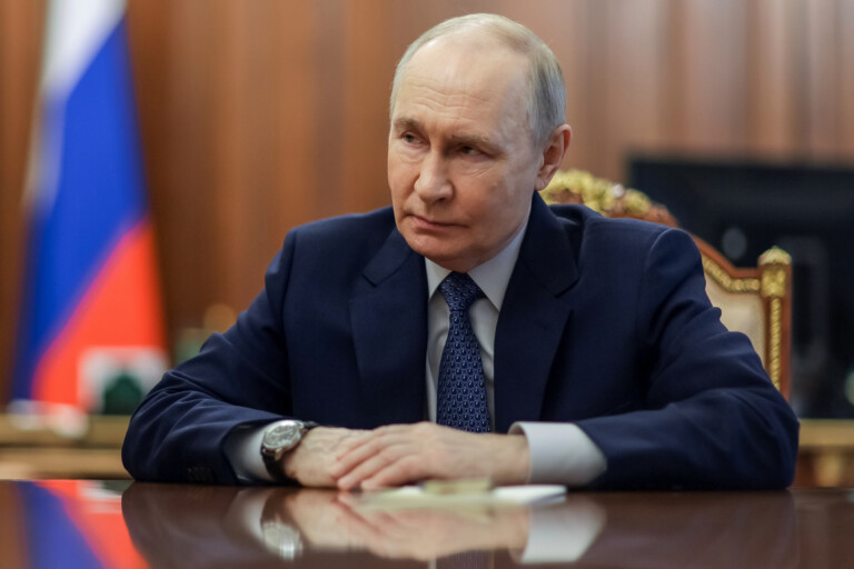 iran telephone call between putin and pezeshkian in favour of rapid de escalation