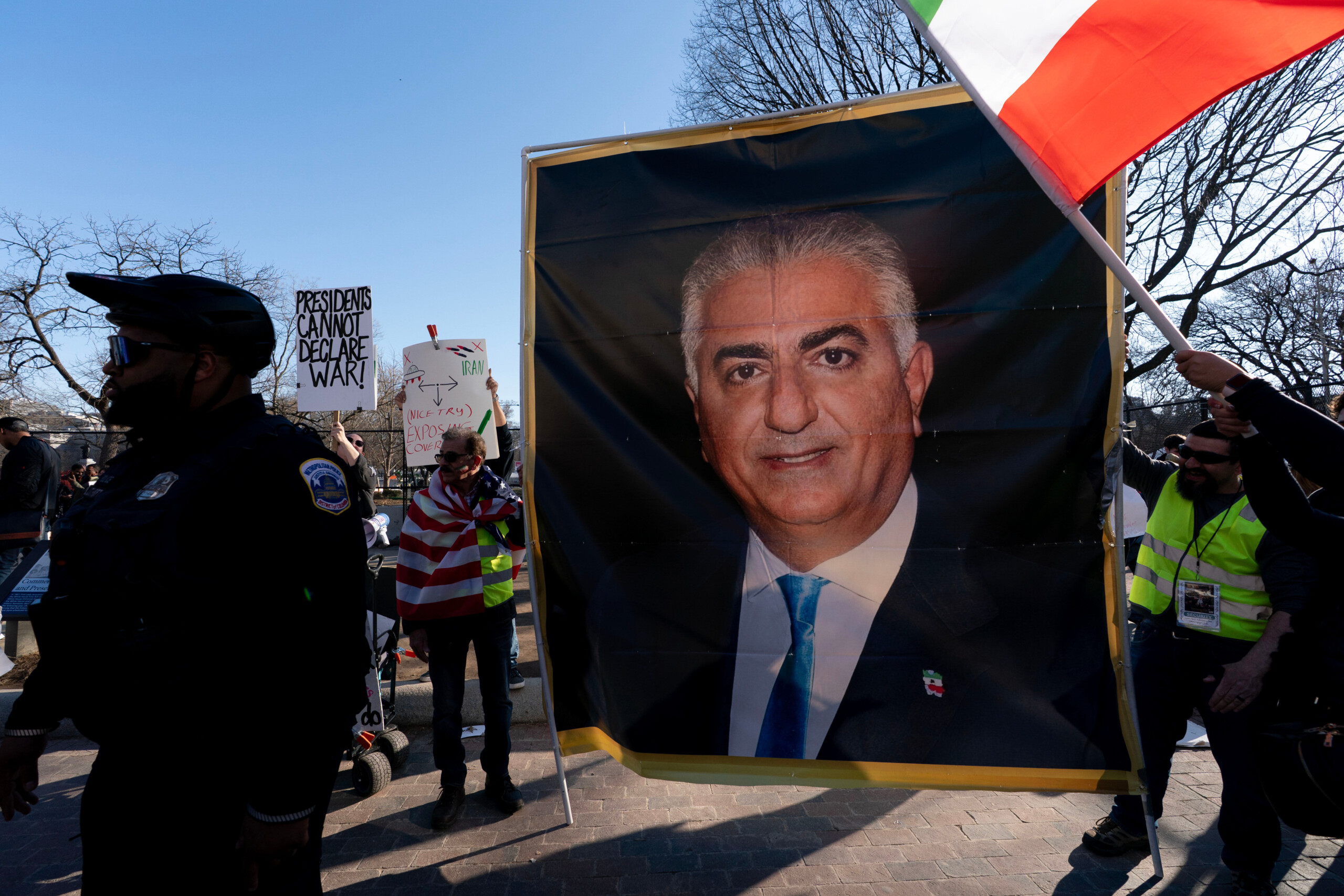 iran reza pahlavi to citizens stay at home final phase of struggle coming soon scaled