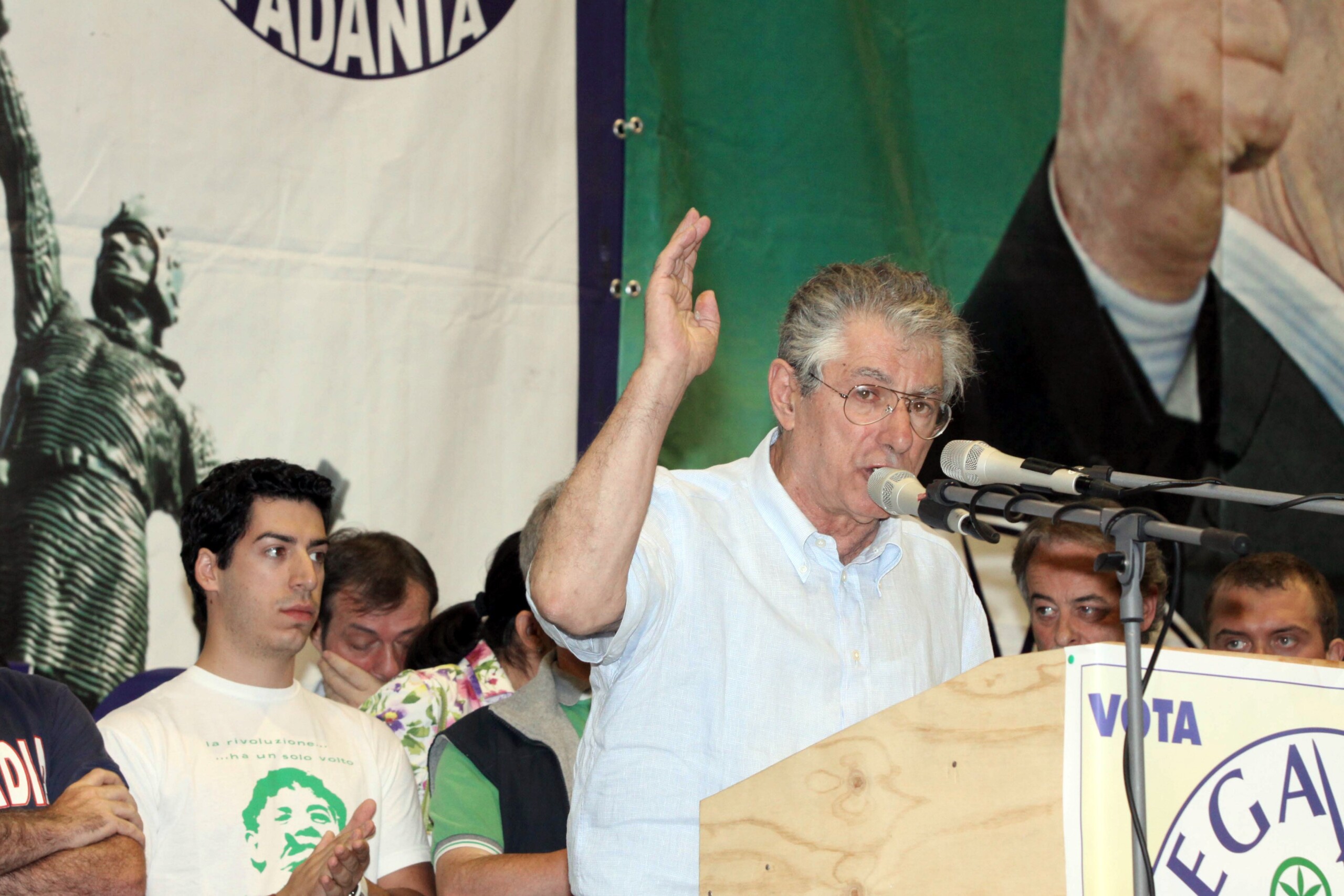 Bossi’s son Renzo: “A final farewell with the people of Padania” 1 bossis son renzo a final farewell with the people of padania scaled