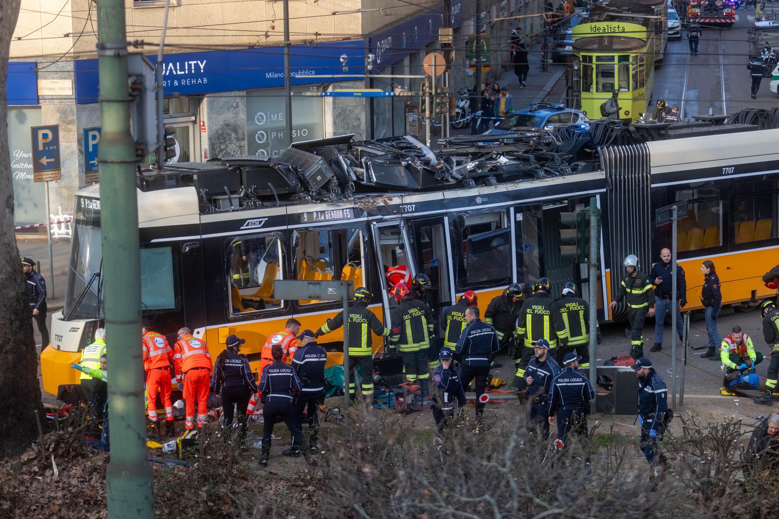 Tram derails in Milan; ATM driver was on the phone until 12 seconds before the crash 1 tram derails in milan atm driver was on the phone until 12 seconds before the crash scaled
