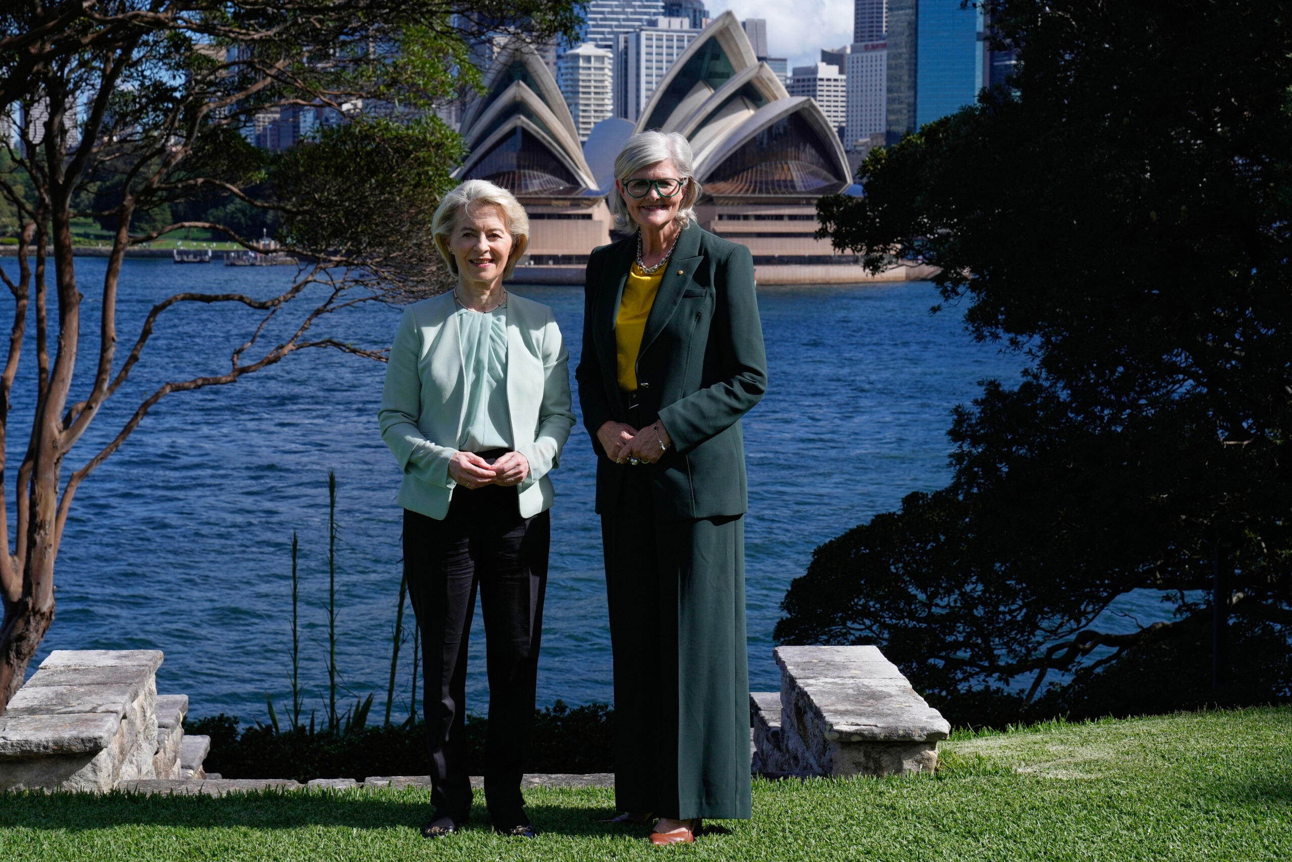 eu von der leyen we are looking into restrictions on minors use of social media scaled