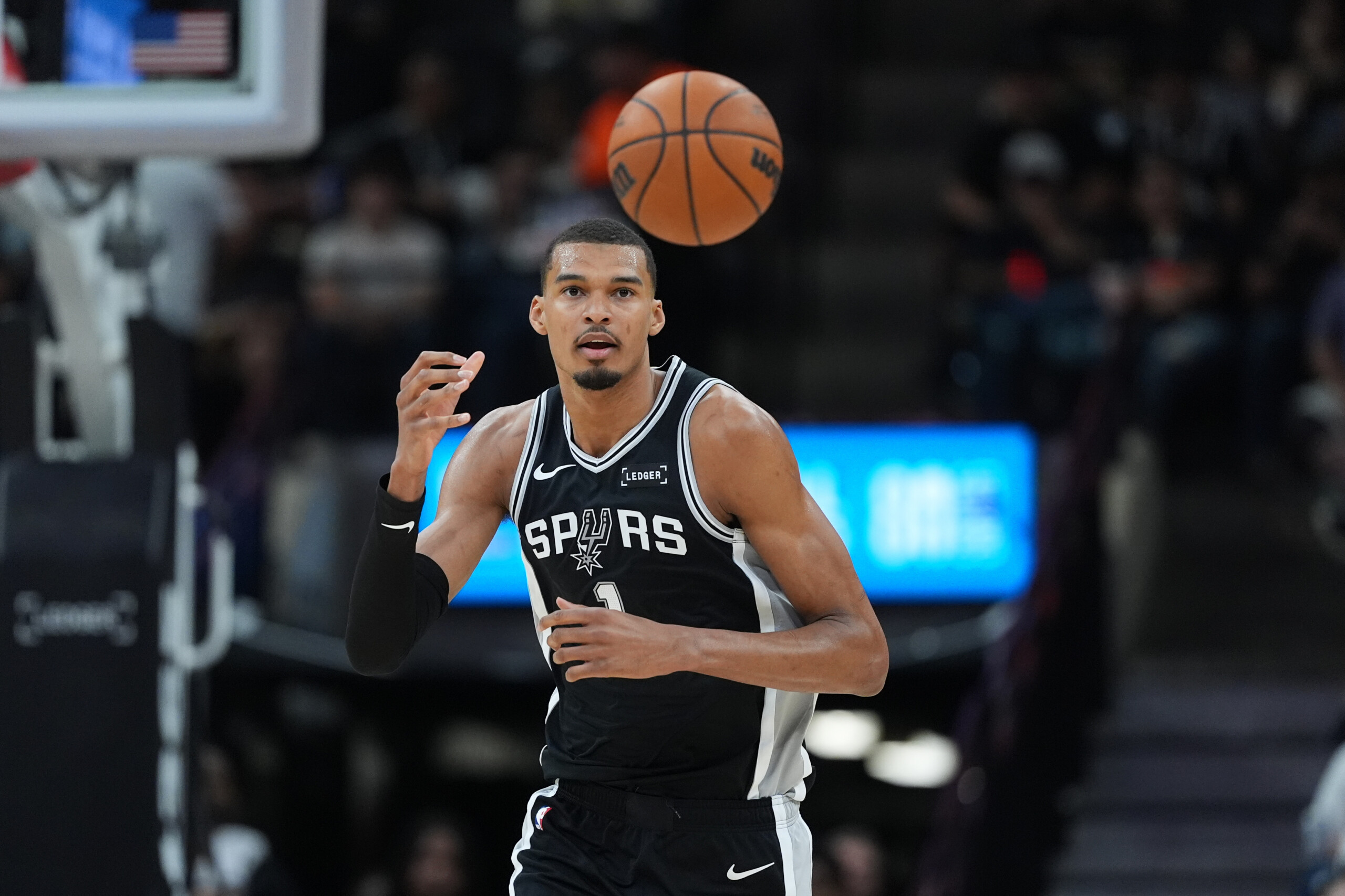 nba detroit halt lakers run oklahoma and san antonio win again scaled