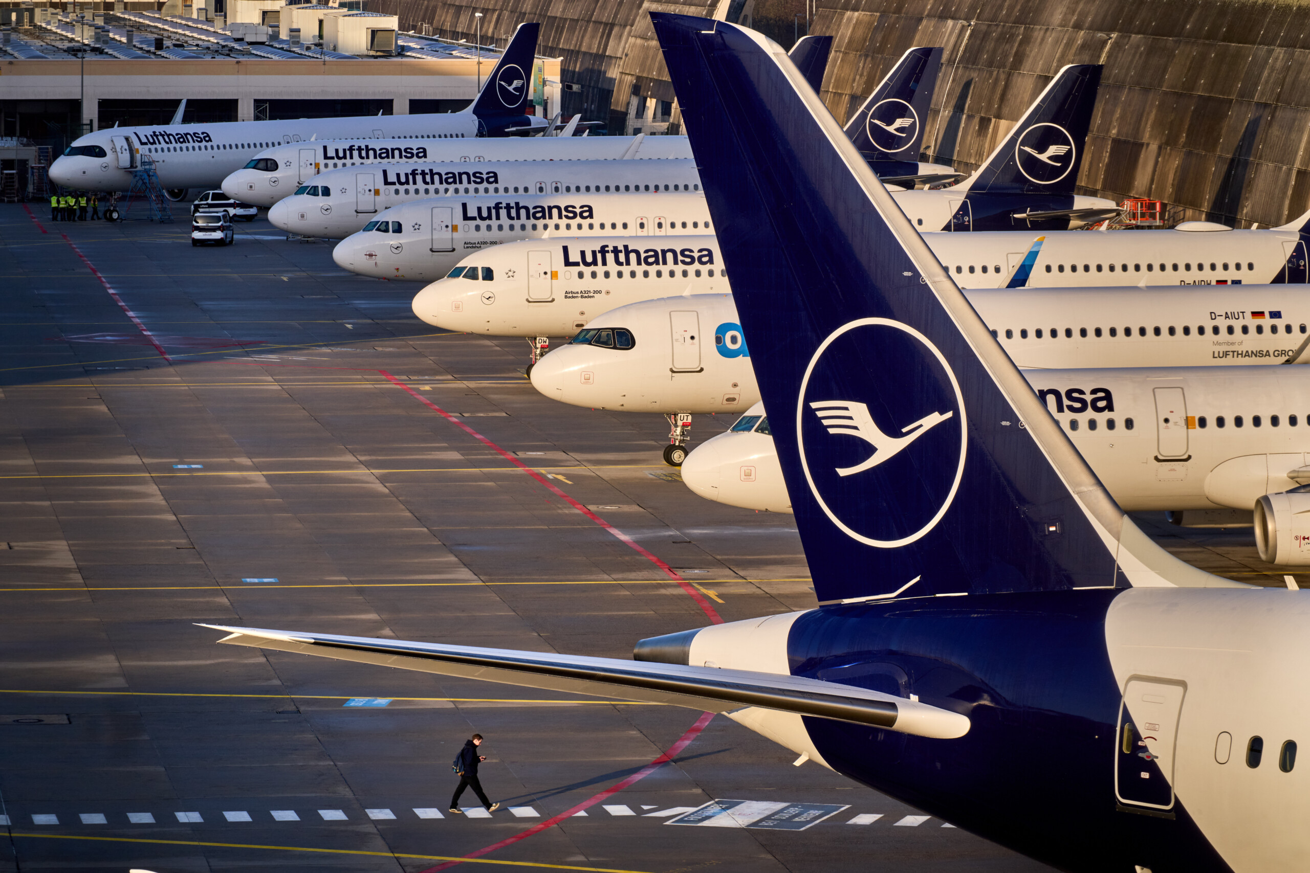 Germany: Lufthansa reaches new collective agreement with trade union 1 germany lufthansa reaches new collective agreement with trade union scaled