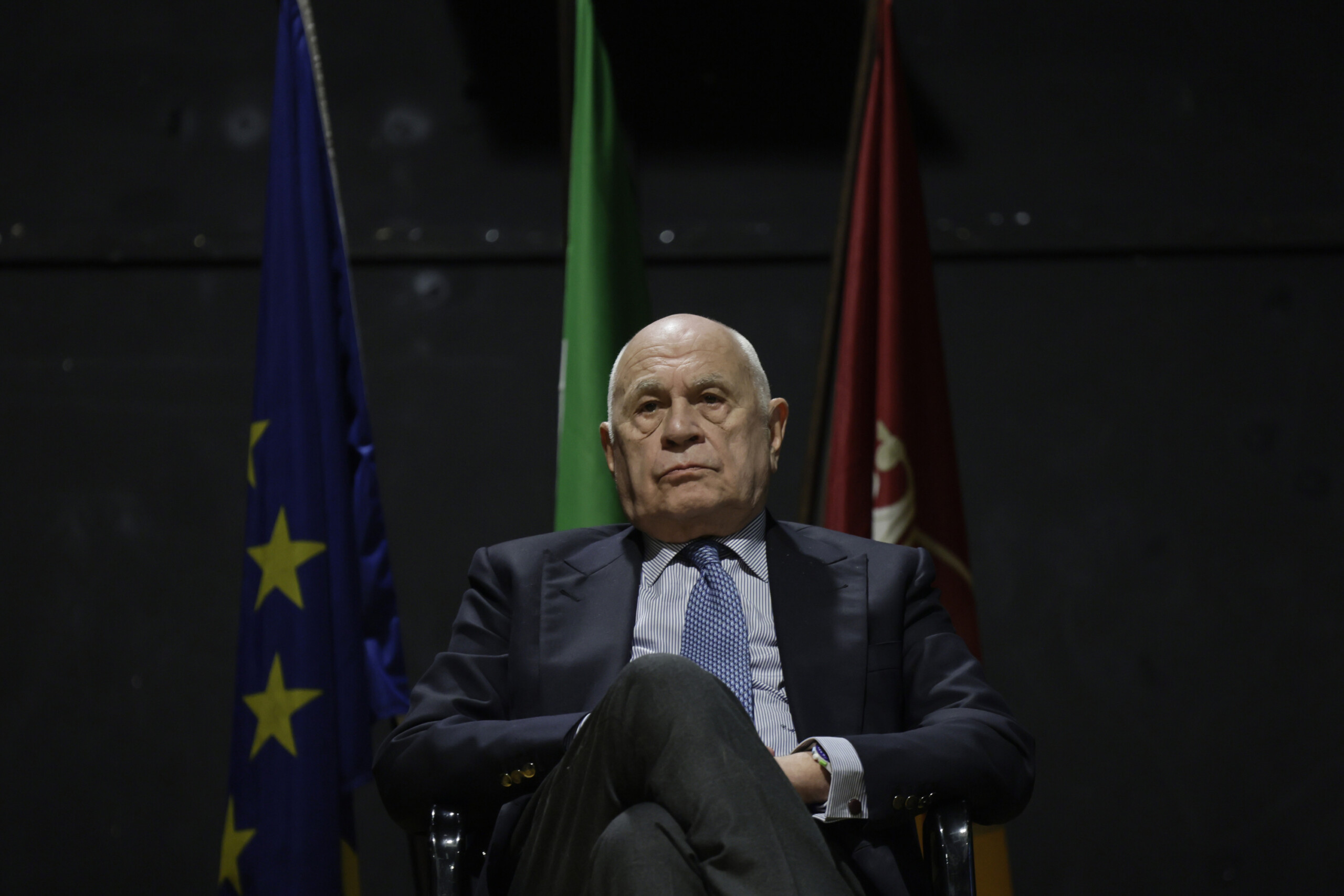 ANM, Nordio to Tango: “Wishing fruitful relationship after referendum disagreement” Rome, Mar. 28 (LaPresse) – “I take note of the statements of the new President of ANM, Giuseppe Tango, to whom I wish good work and a fruitful relationship with us. I am confident that, after this moment of disagreement, we will be able to find elements of concord for a more efficient and modern justice system. I also renew my cordial greetings to President and friend Cesare Parodi,” said Carlo Nordio commenting on the appointment of the new ANM President. Français ANM, Nordio à Tango : « Je souhaite une relation fructueuse après le désaccord sur le référendum » Rome, 28 mars (LaPresse) – « Je prends acte des déclarations du nouveau président de ANM, Giuseppe Tango, à qui je souhaite bon travail et une relation fructueuse avec nous. Je suis convaincu qu’après ce moment de désaccord, nous parviendrons à trouver des éléments de concorde pour une justice plus efficace et plus moderne. Je renouvelle également mon salut cordial au Président et ami Cesare Parodi », a déclaré Carlo Nordio à propos de la nomination du nouveau président de l’ANM. 1 anm nordio to tango wishing fruitful relationship after referendum disagreement rome mar 28 lapresse i take note of the statements of the new president of anm gi scaled