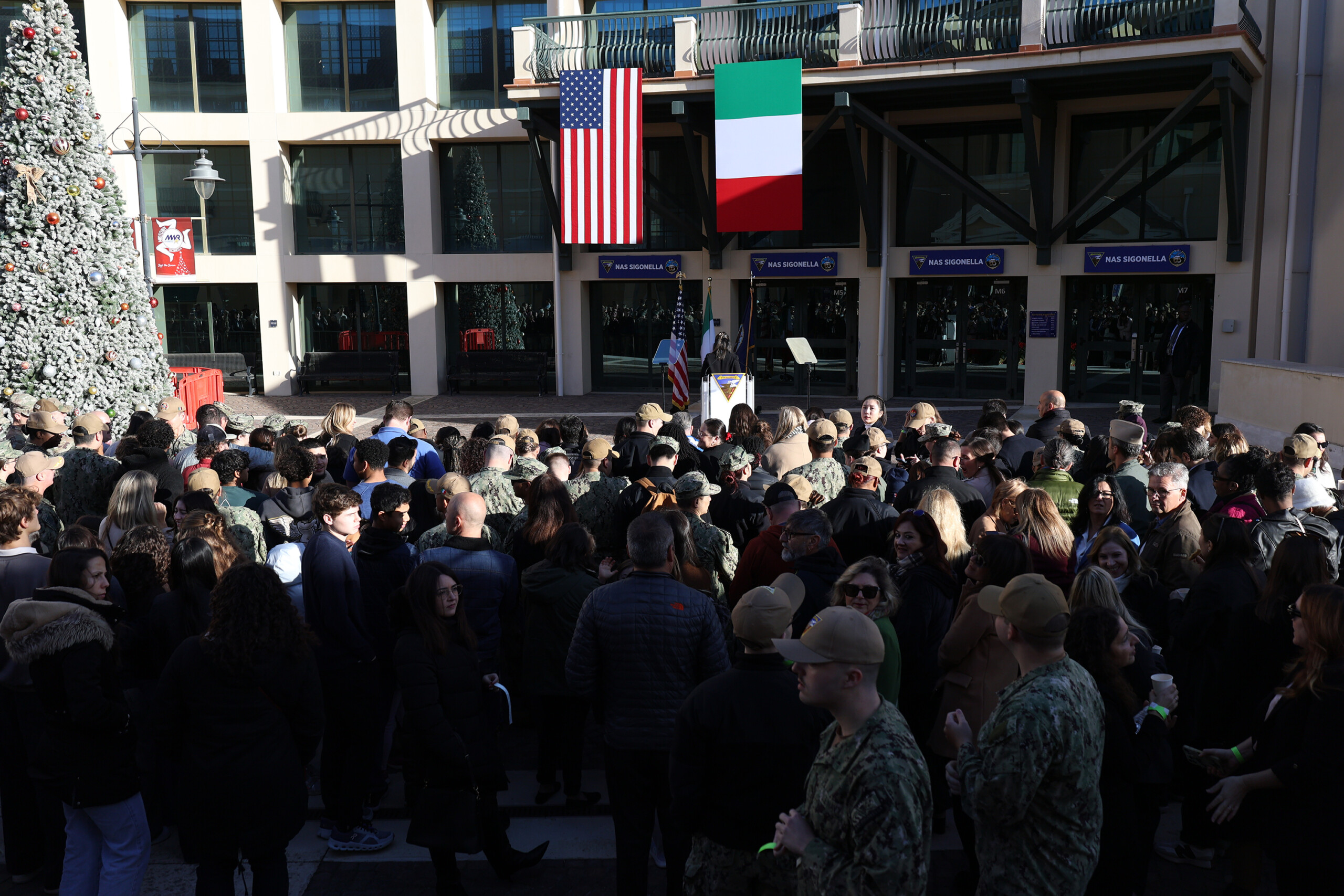 iran crosetto denies us bombers access to sigonella base scaled