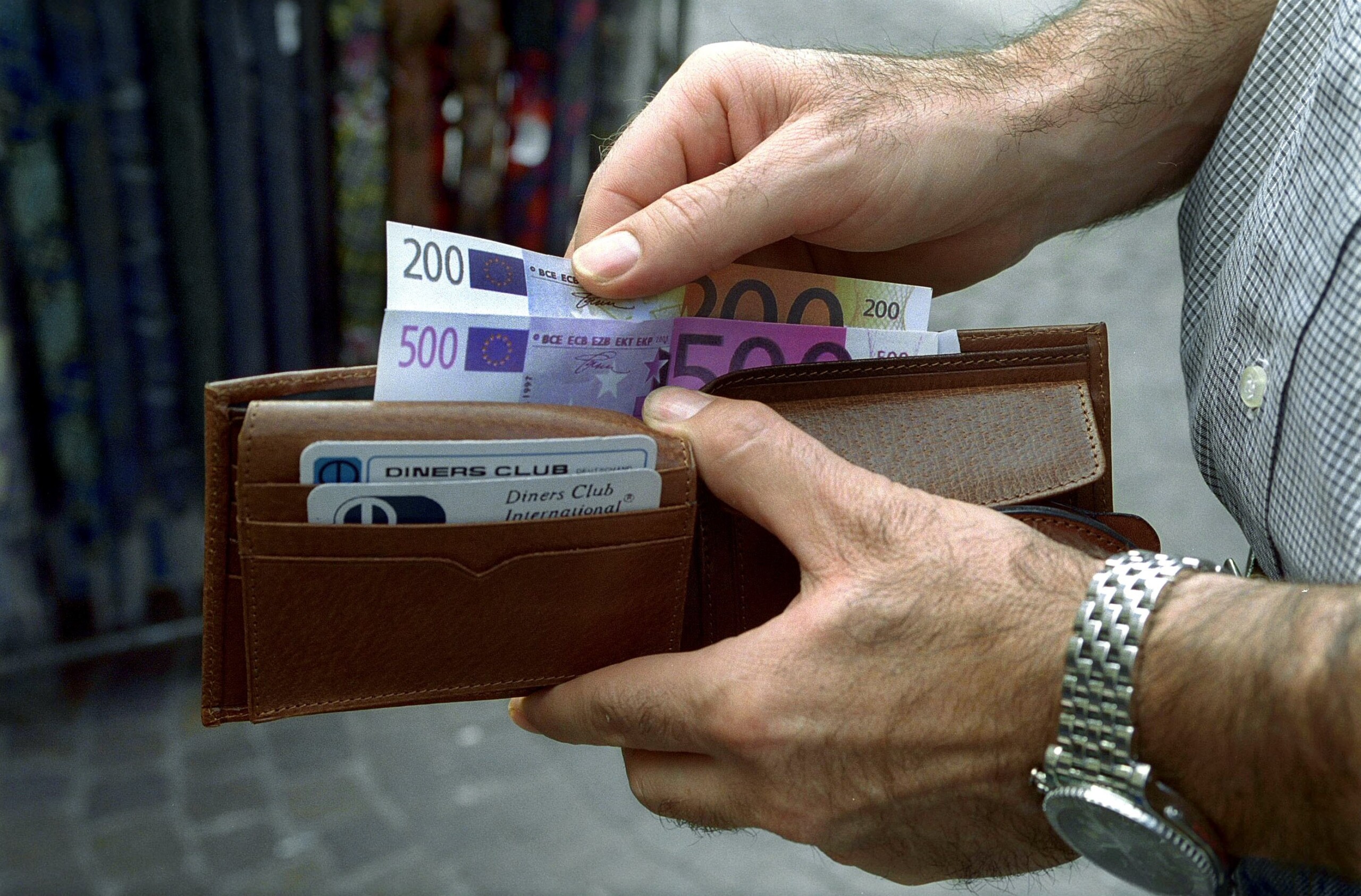 istat household income up 2 4 in 2025 purchasing power up 0 9 scaled