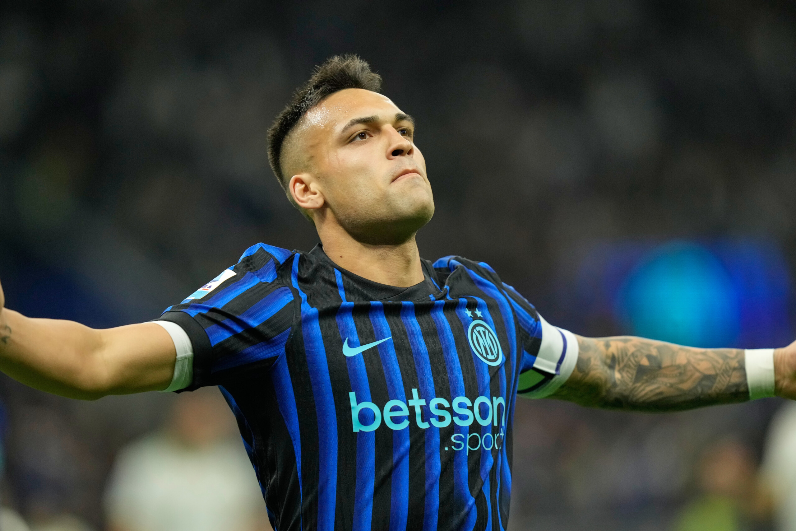football serie a inter thrash roma 5 2 lautaro martinez scores a brace scaled