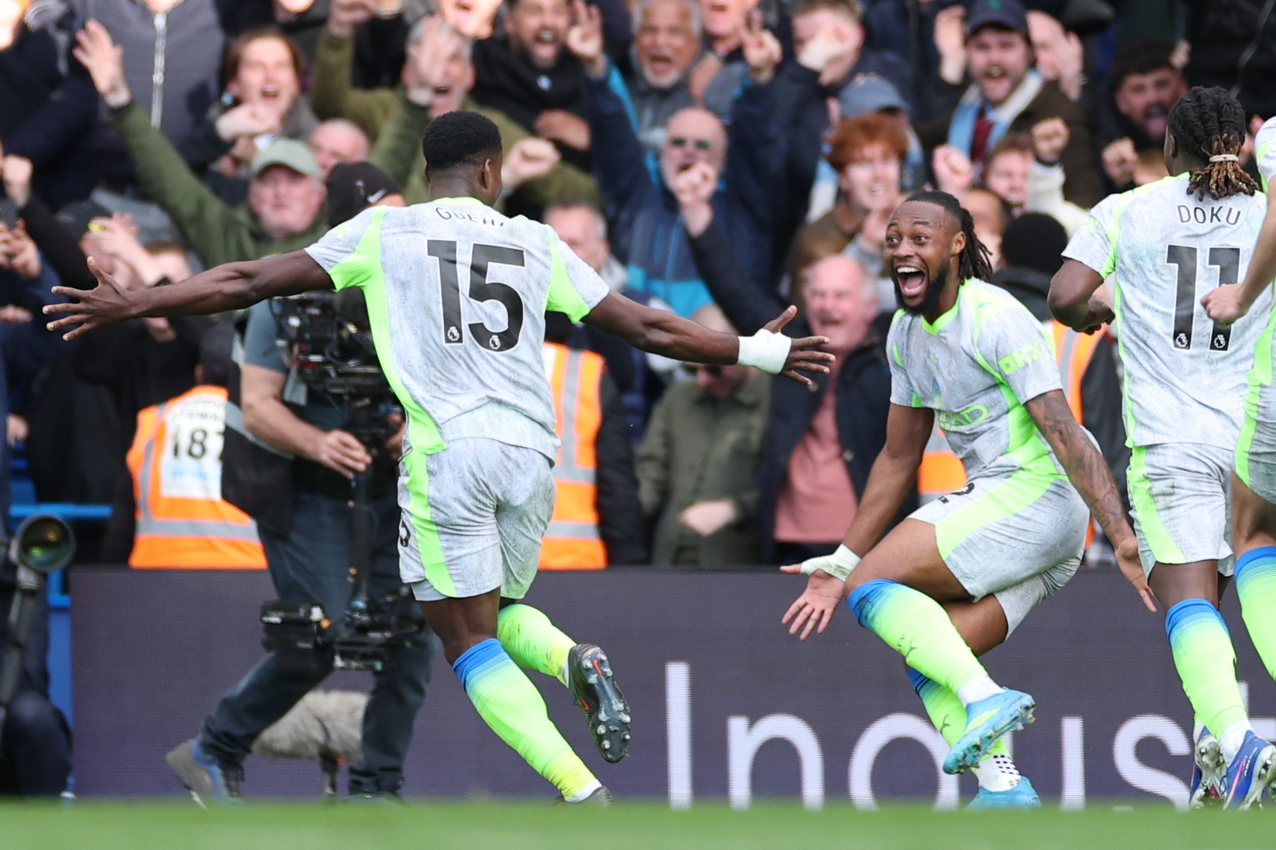 football premier league manchester city thrash chelsea 3 0 six points behind arsenal