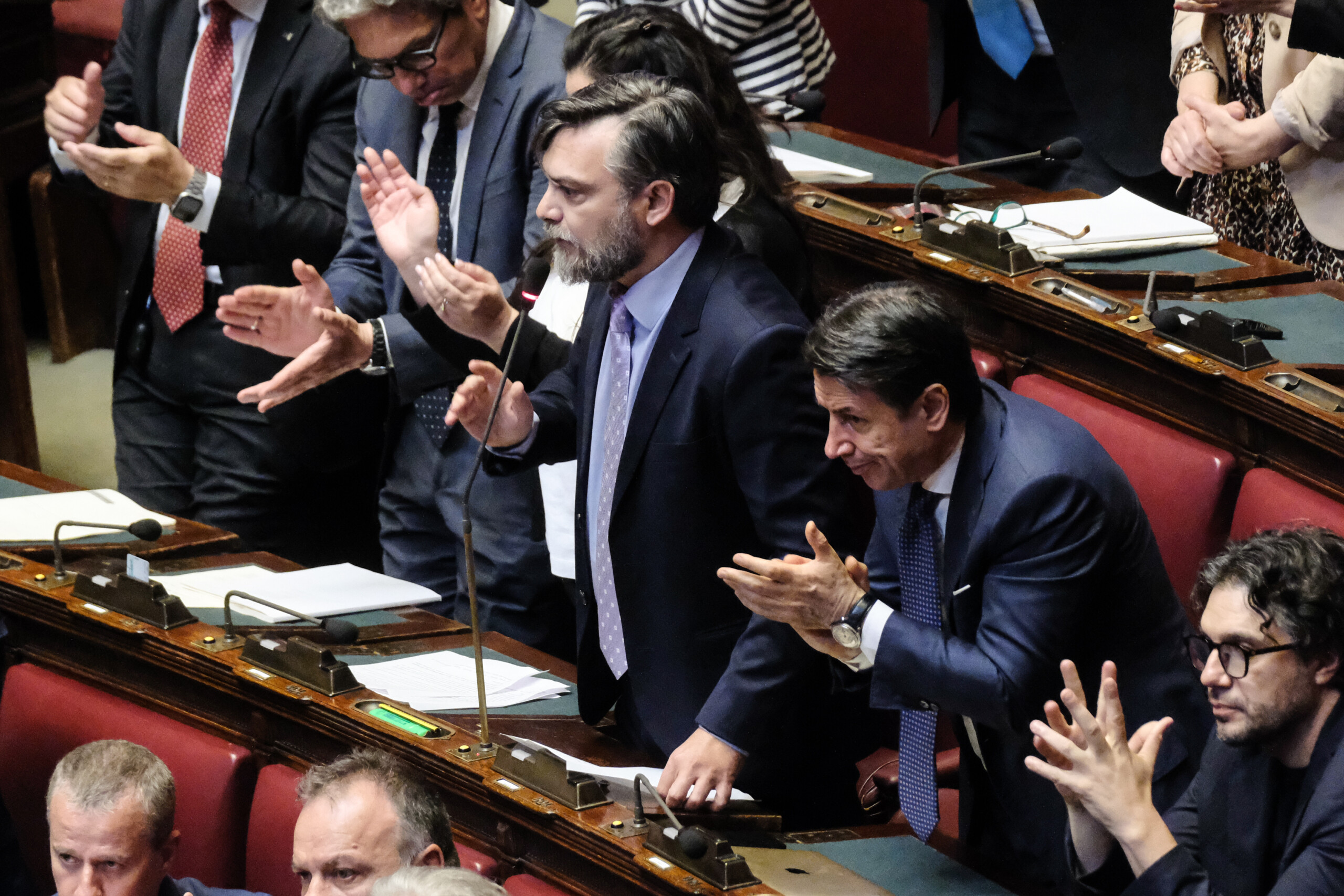 Iran, M5S: "Solidarity with institutions, but Meloni is a foolish servant of master Trump" 1 iran m5s solidarity with institutions but meloni is a foolish servant of master trump scaled