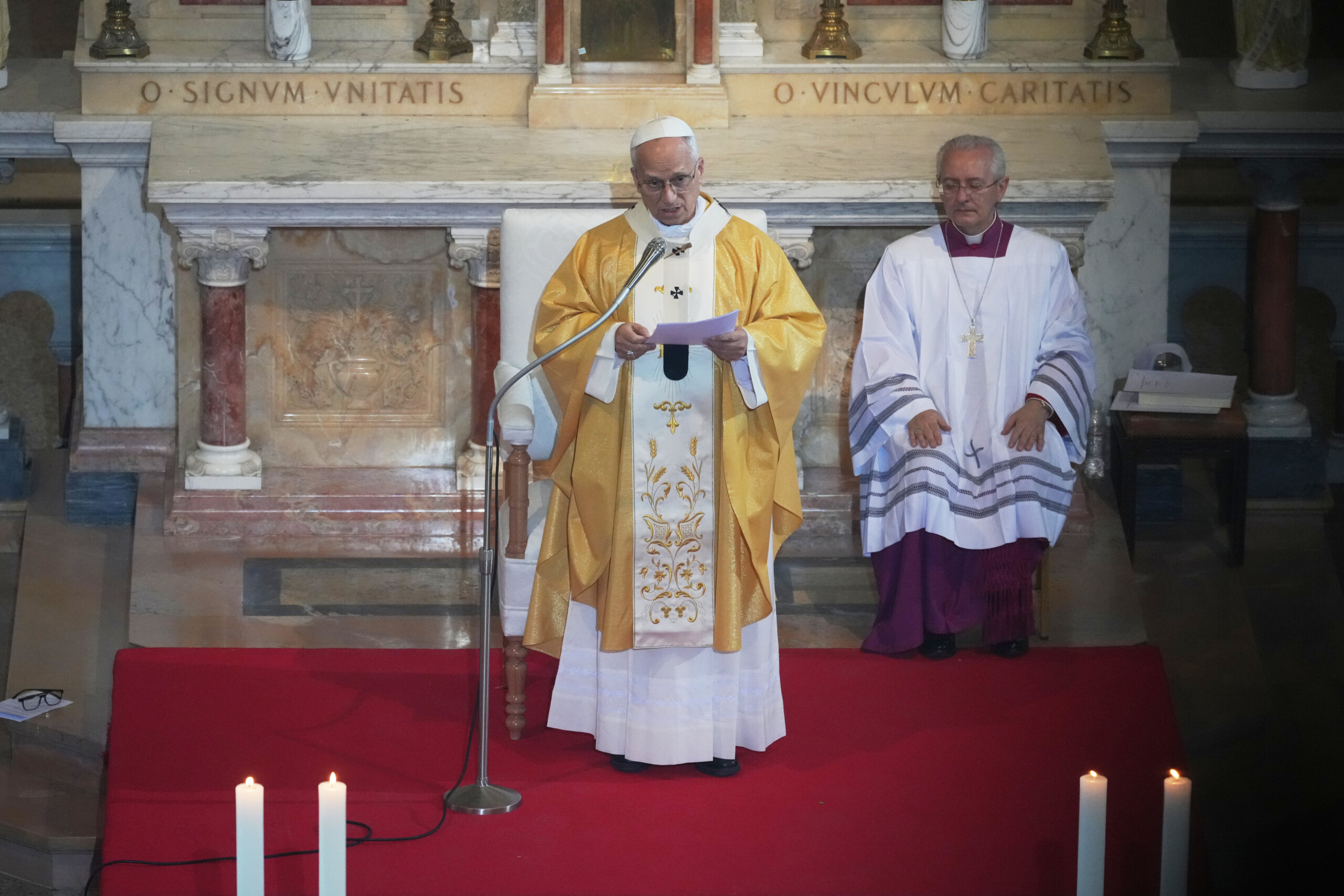 pope world full of problems but peace can be achieved scaled