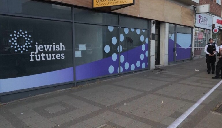 united kingdom two boys aged 19 and 17 arrested for synagogue fire in london