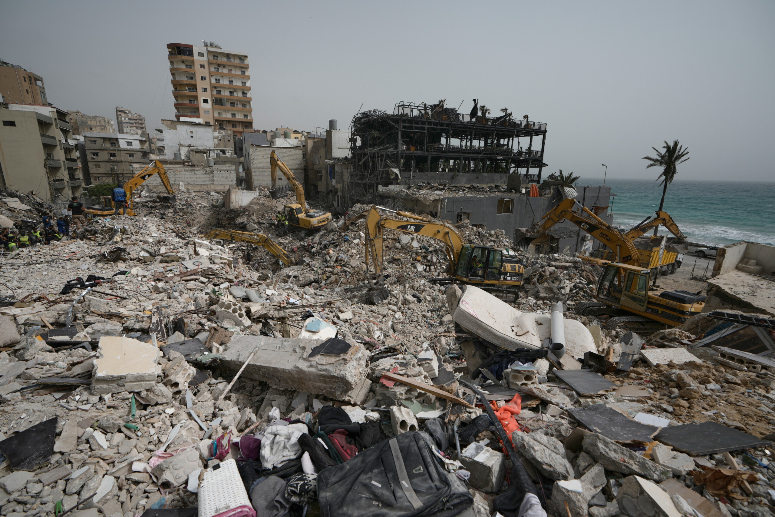 lebanon idf launched attacks in three areas in the south of the country scaled