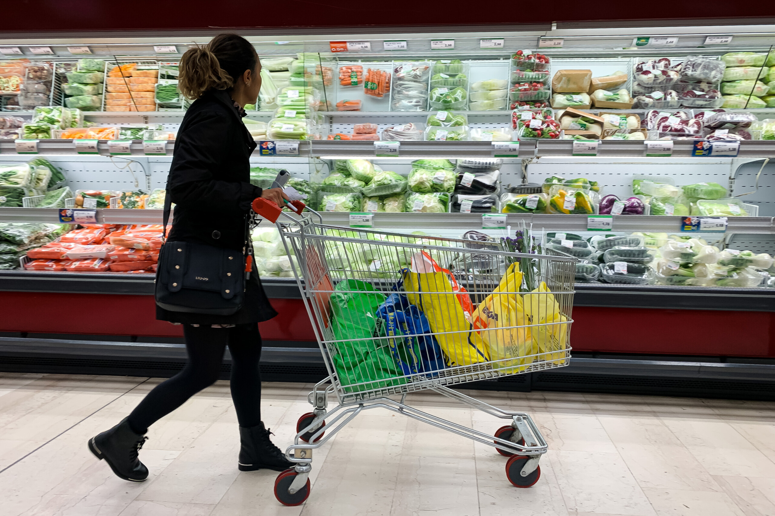 retail istat reports retail sales up 0 8 month on month in march up 3 7 year on year scaled