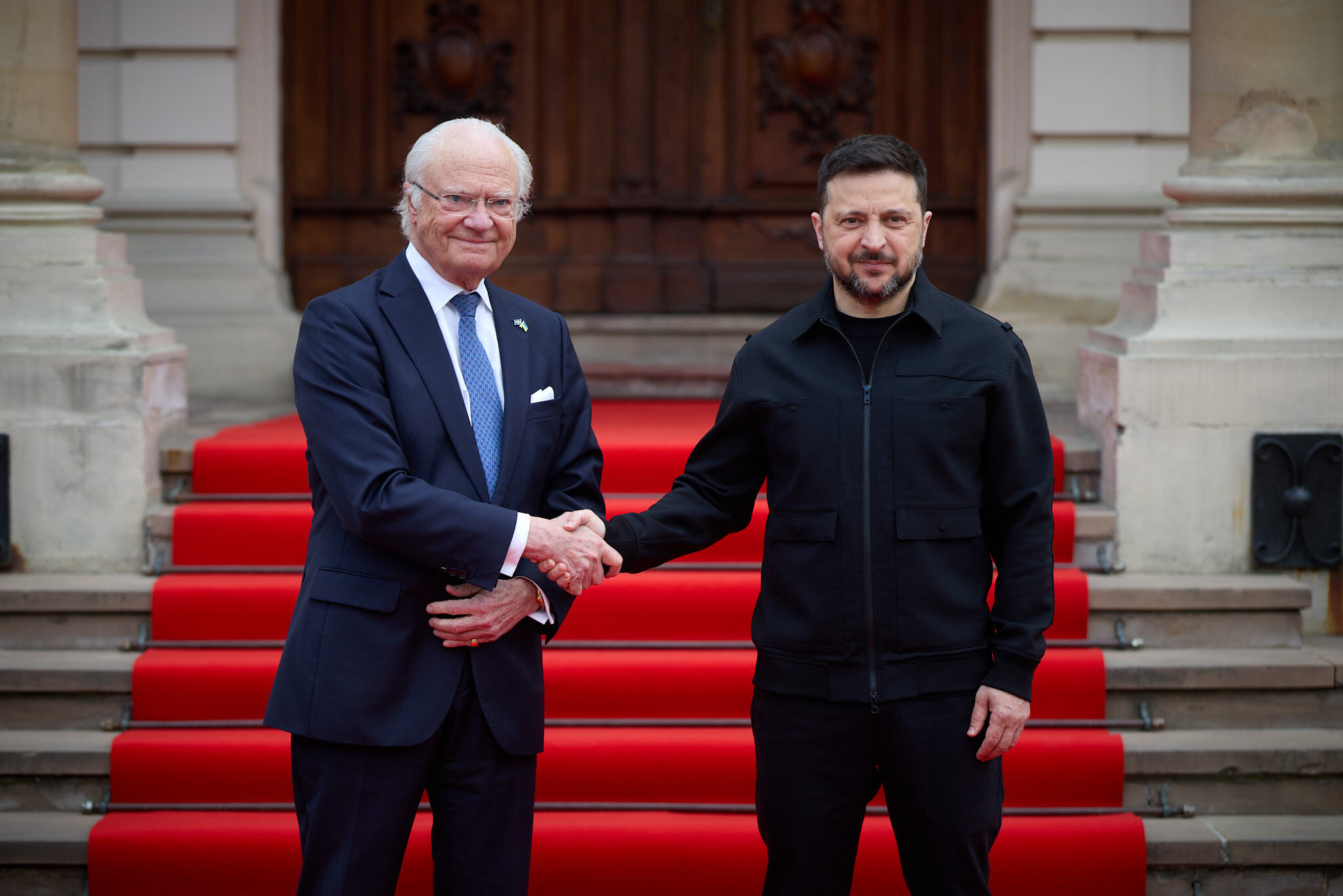 ukraine zelensky budapest has returned funds stolen from oschadbank