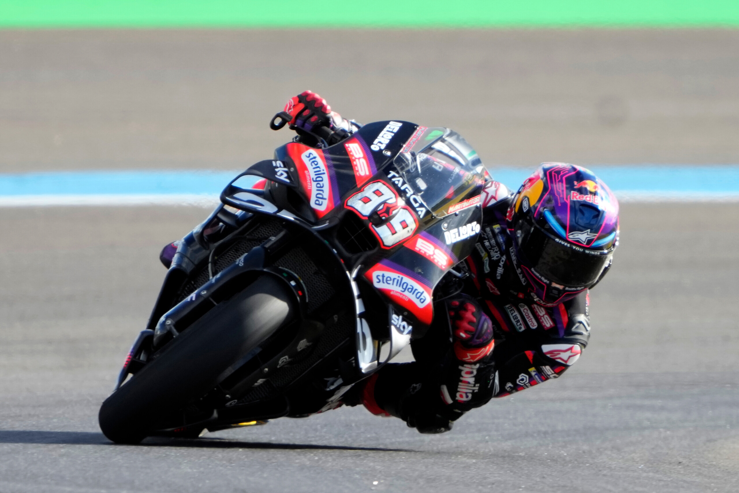 motogp martin wins the sprint race at le mans ahead of bagnaia and bezzecchi scaled