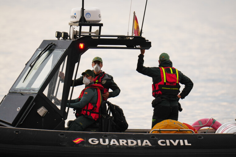 hantavirus civil guard officer dies of a heart attack during disembarkation operations
