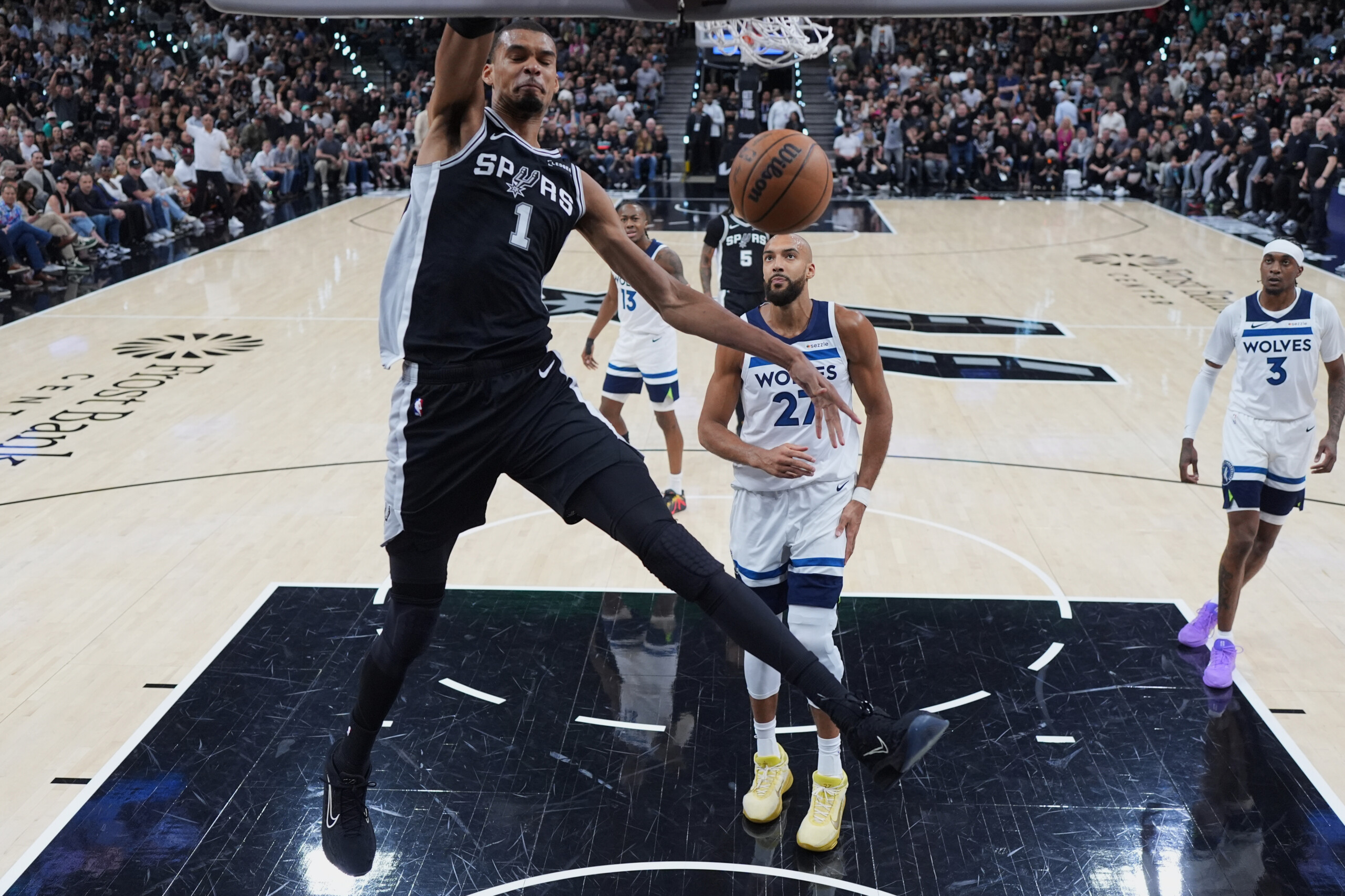 nba playoffs wembanyama leads san antonio spurs lead 3 2 over minnesota scaled