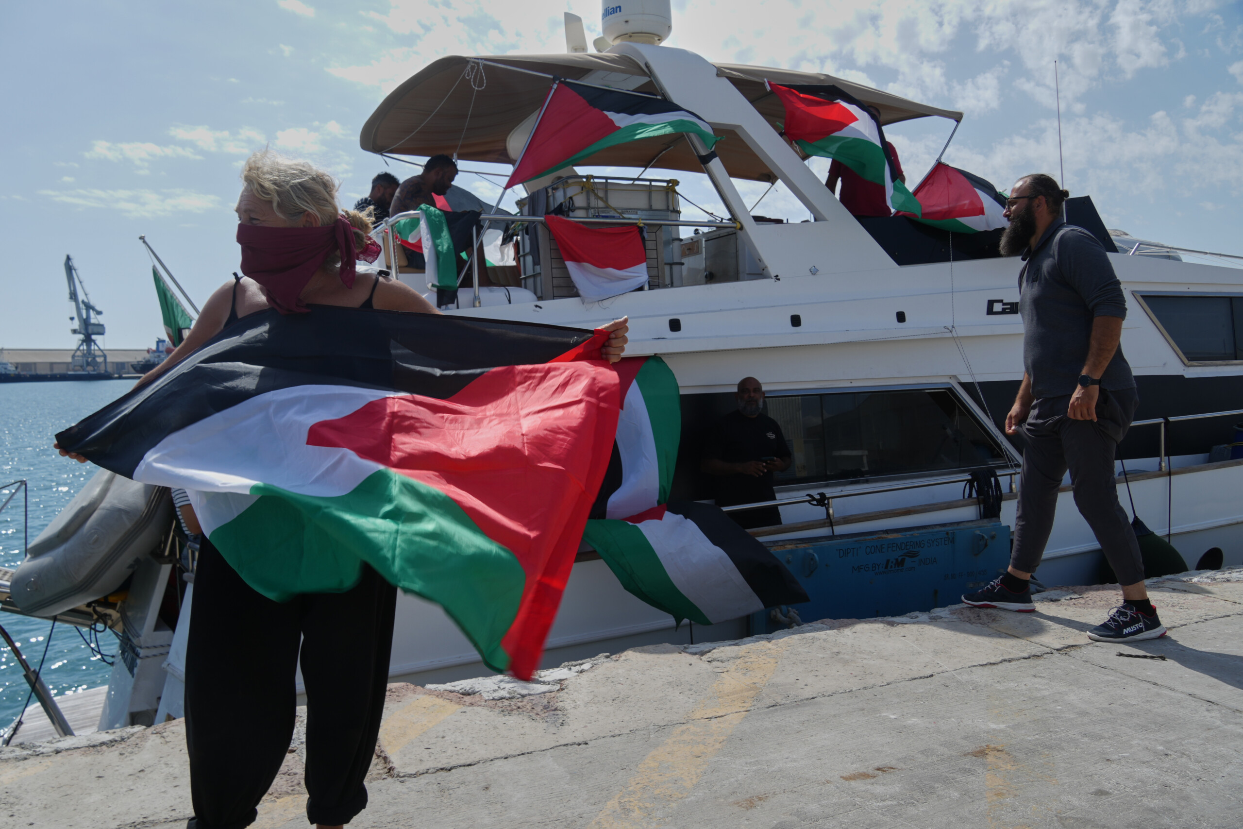 flotilla foreign ministry 27 italians detained investigation into use of rubber bullets scaled