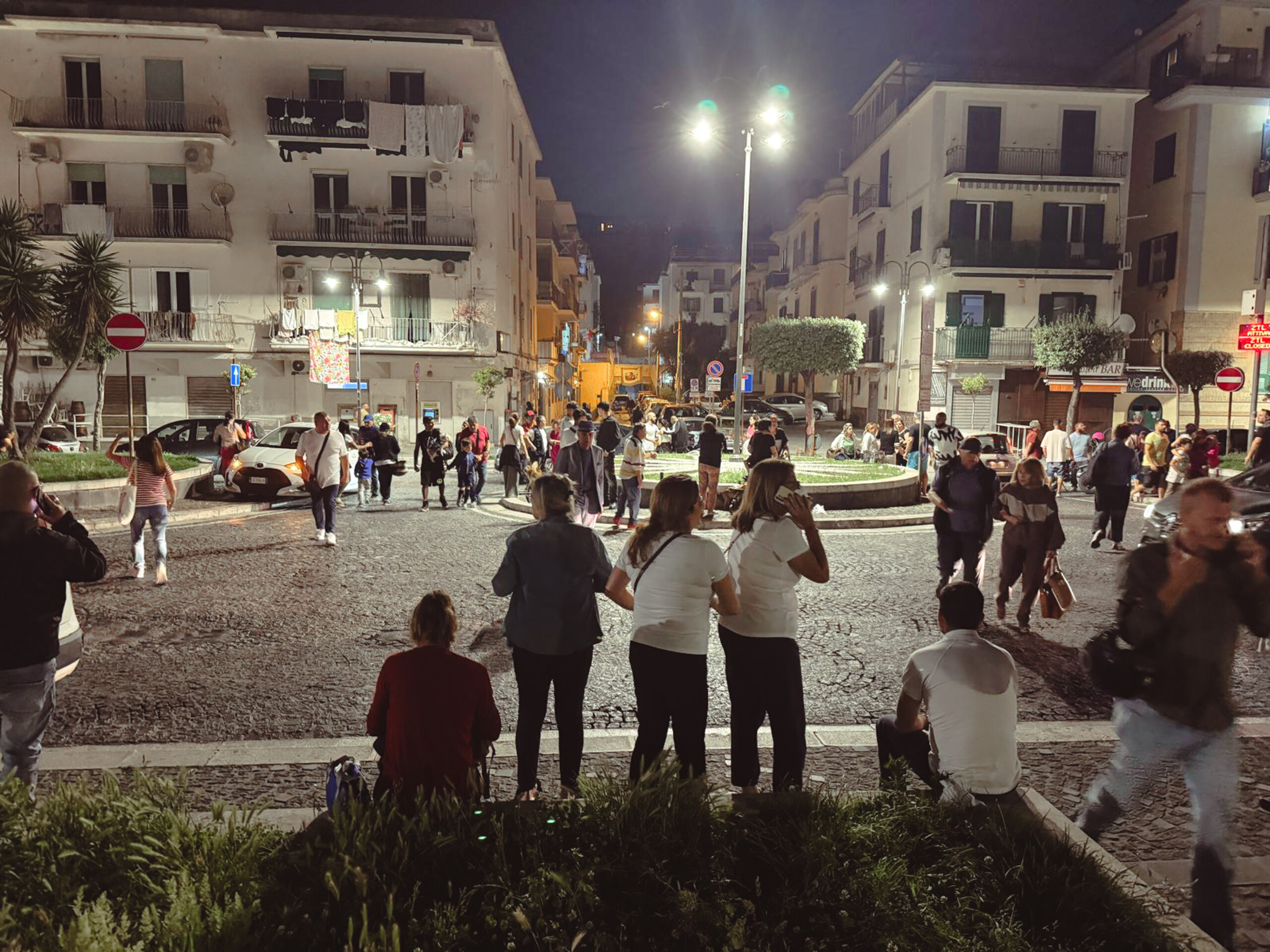 campi flegrei mayor confirms schools will be open tomorrow in pozzuoli scaled