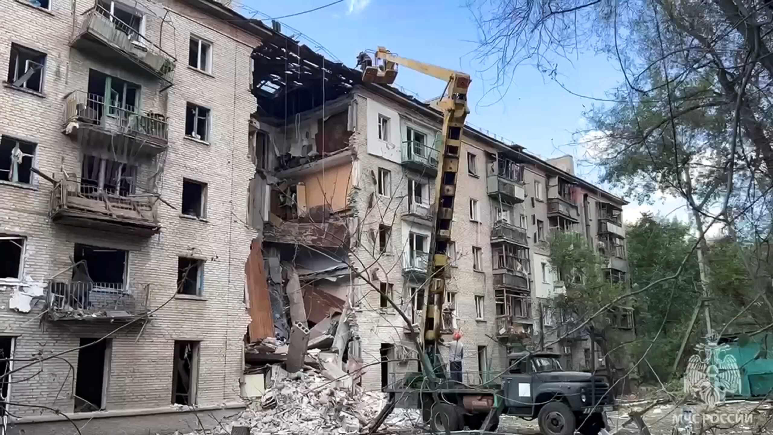 ukraine moscow claims four dead in kyiv attack on educational institution scaled