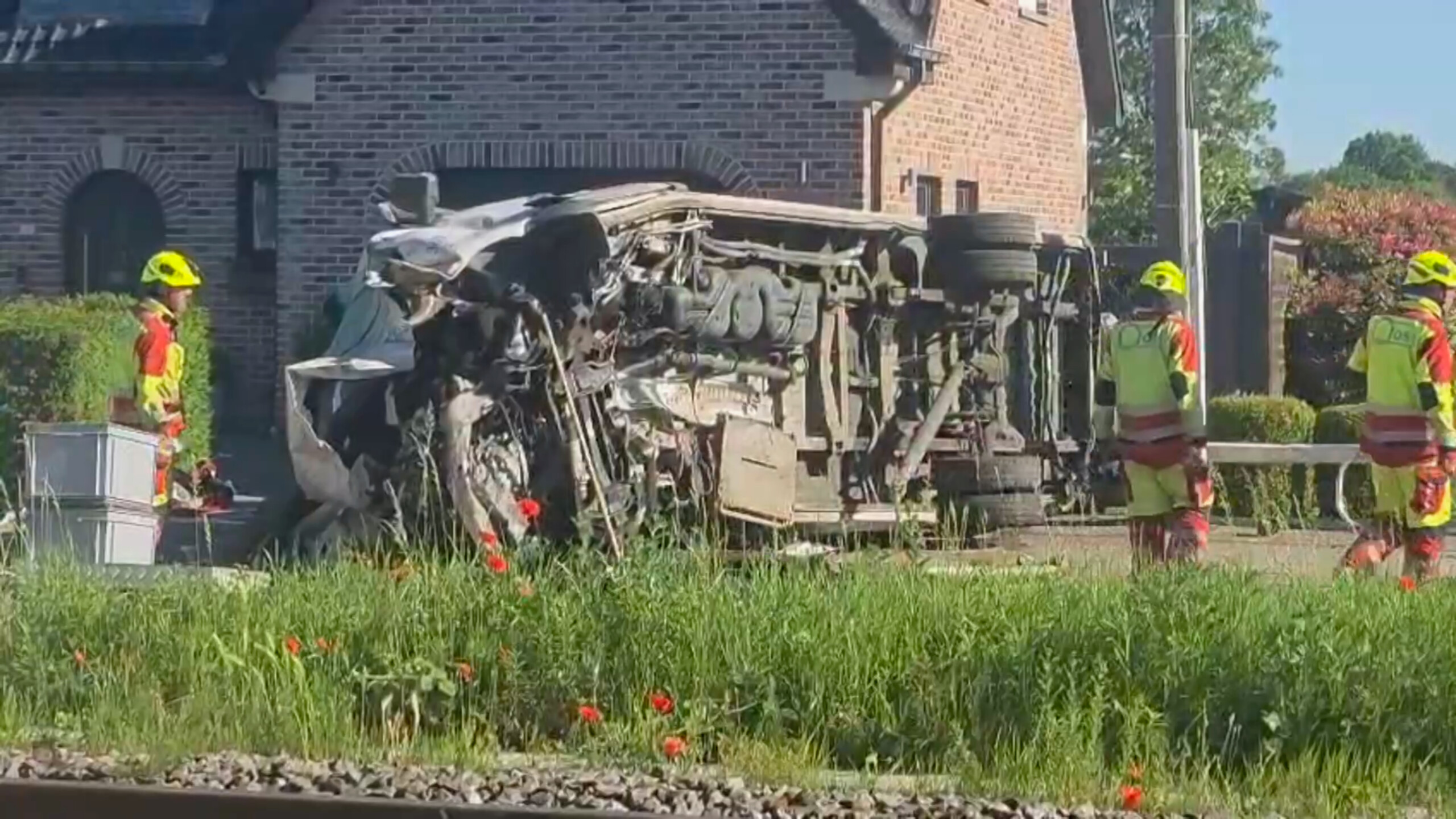 belgium train collides with school bus at level crossing at least four dead scaled