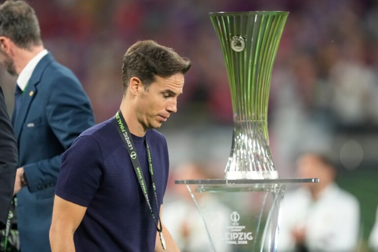 rayo vallecano manager perez resigns following defeat in the conference league final