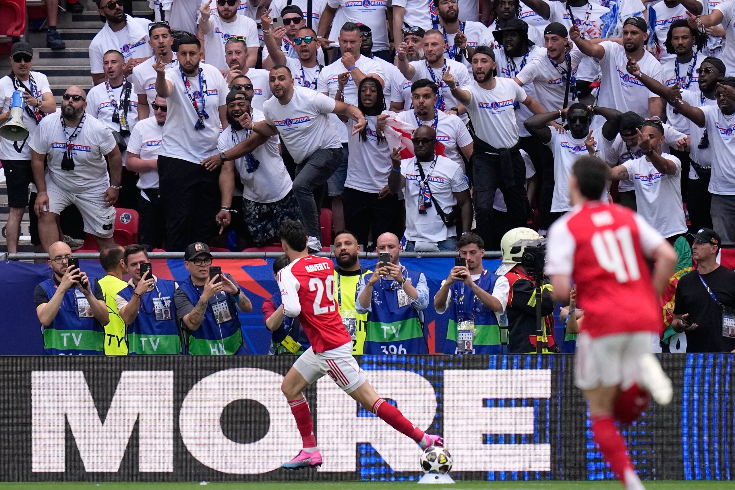 champions league psg 0 1 arsenal at half time scaled