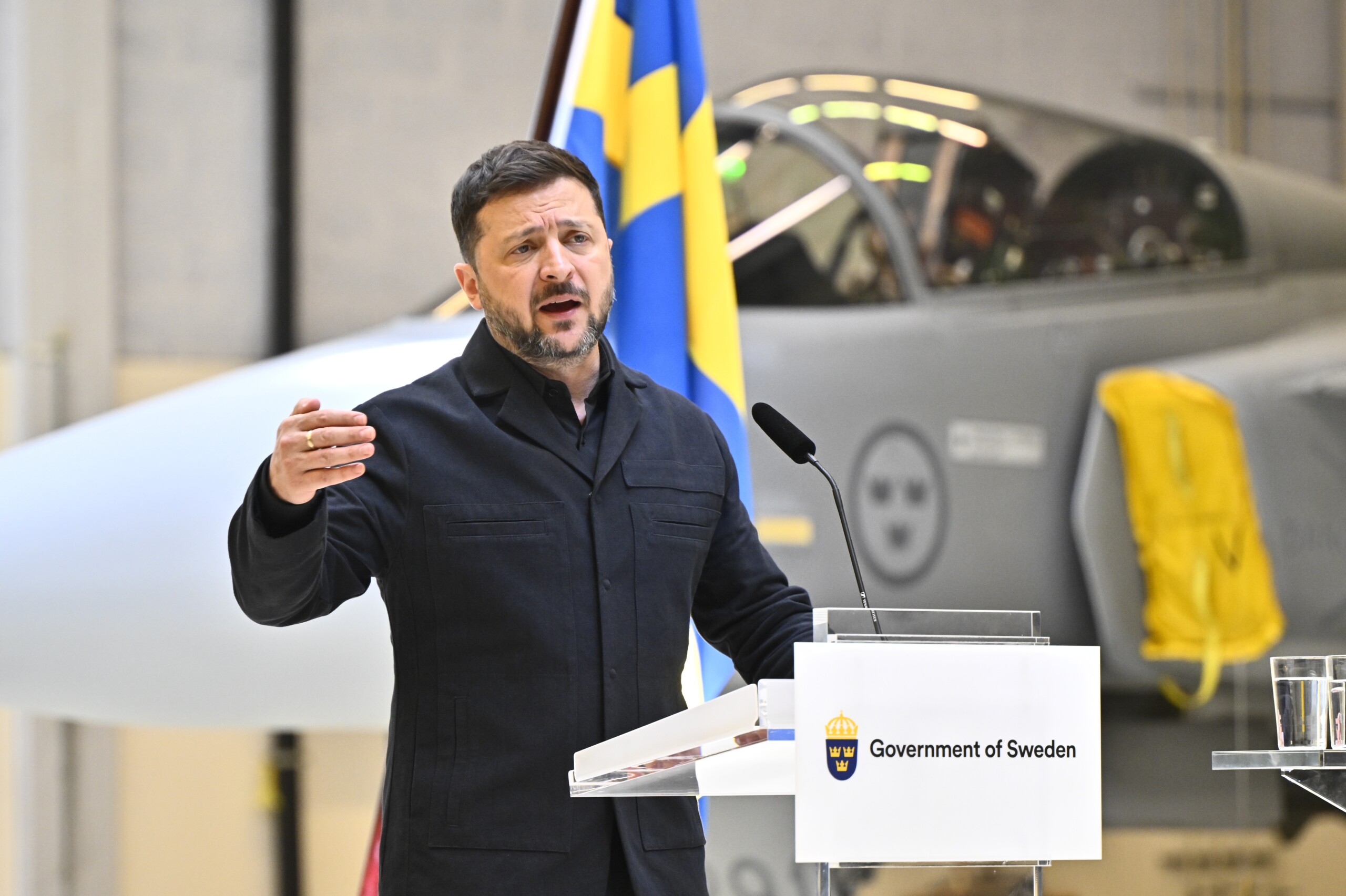 ukraine zelensky claims responsibility for raid on russian oil facility scaled