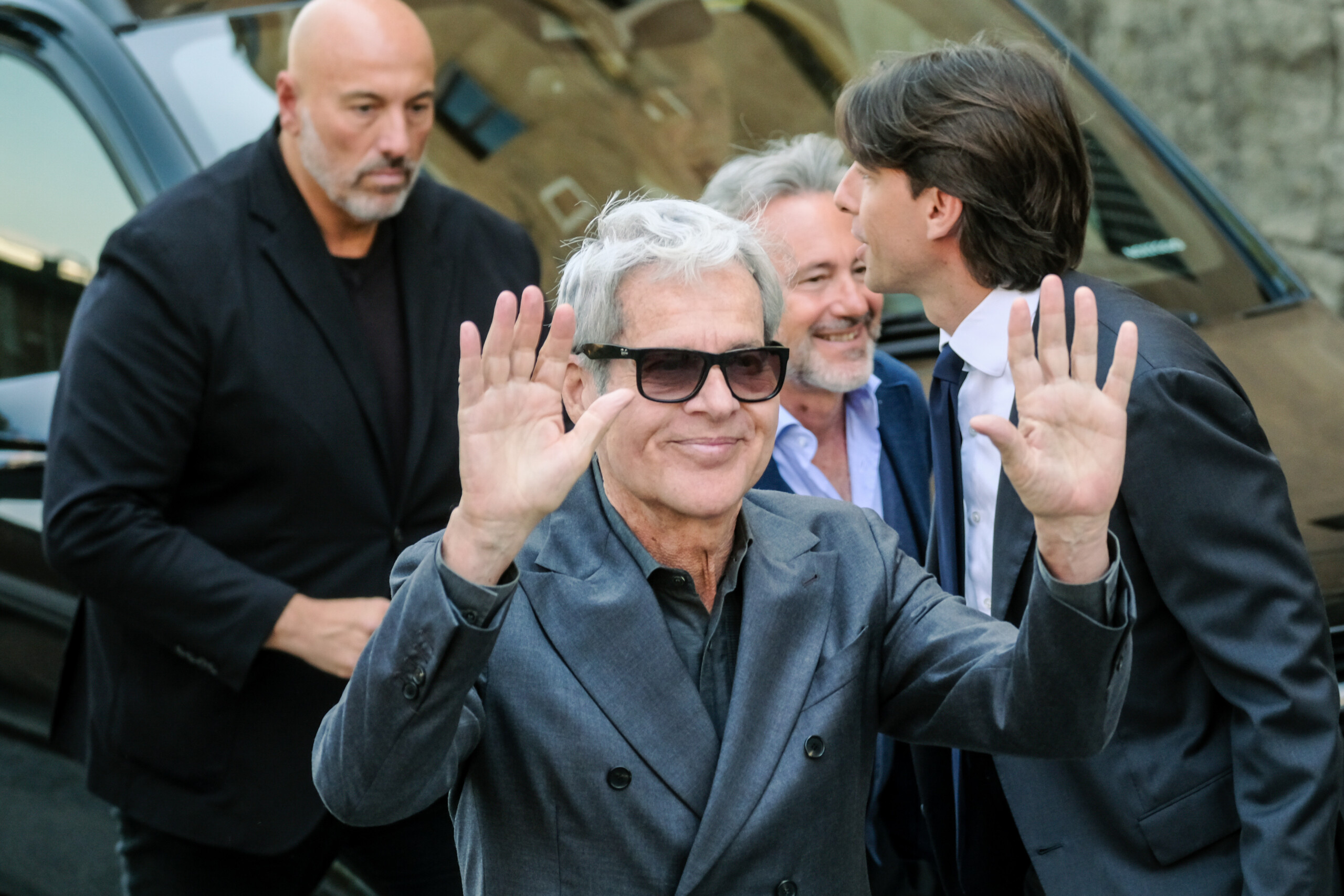 acute interstitial pneumonia claudio baglioni postpones tour until 2027 scaled
