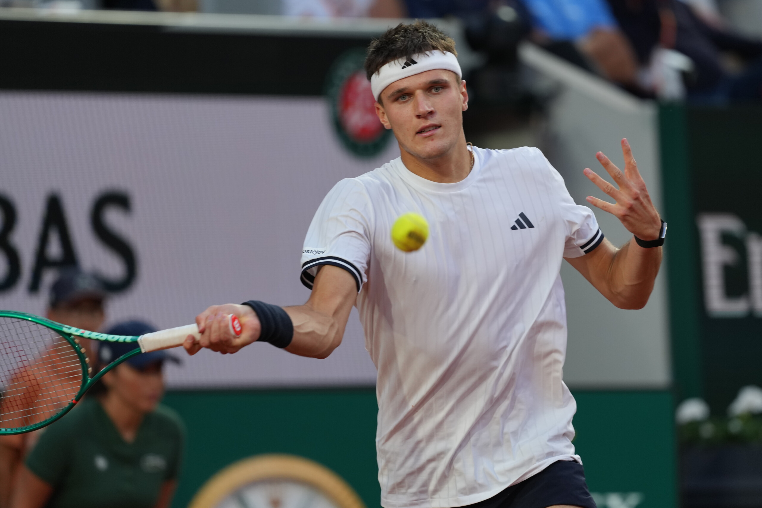 roland garros mensik reaches semifinals defeats fonseca in straight sets scaled