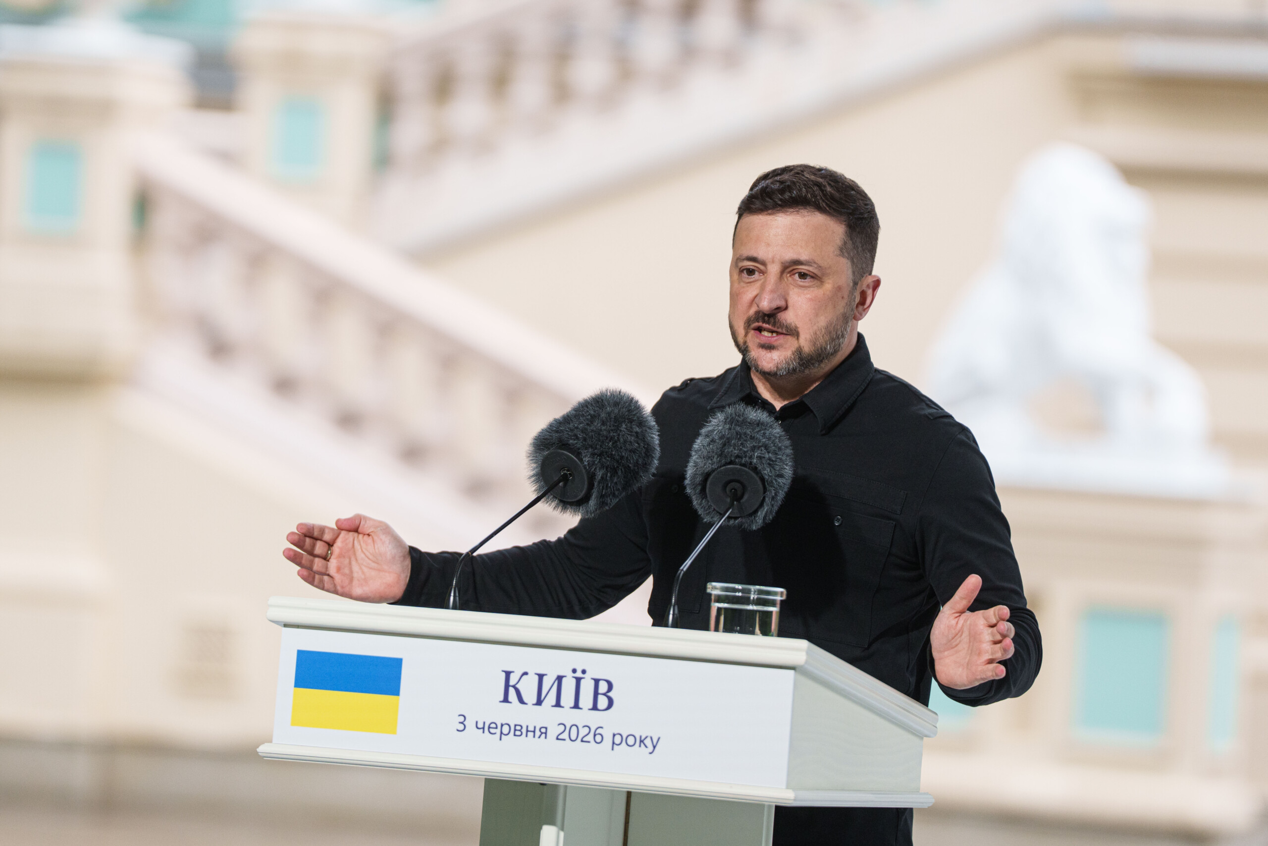 zelensky a weak response from putin russia chooses war scaled
