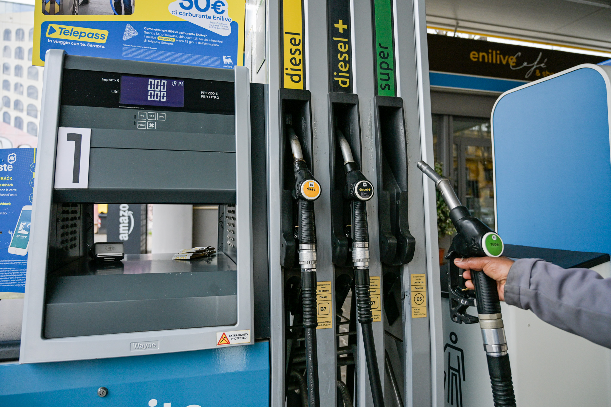 fuel mef decree published in the official gazette excise duty cut until 3 july