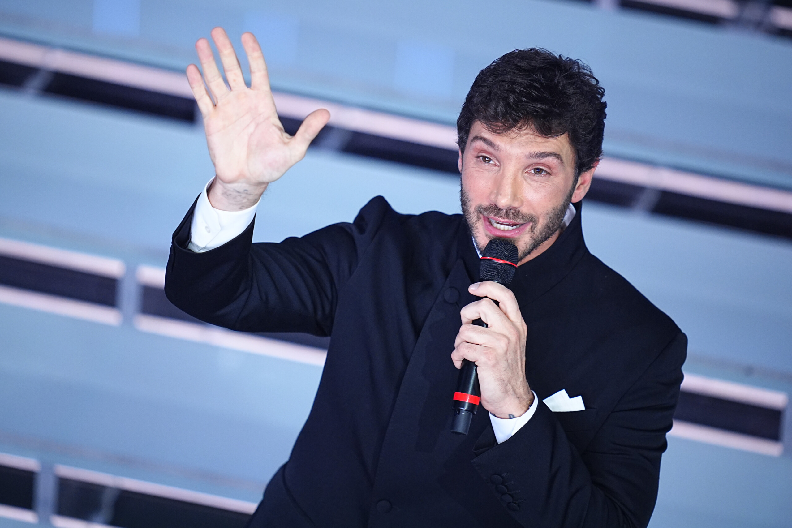 Sanremo: De Martino announces the dates for the 2027 festival – 16 to 20 February 1 sanremo de martino announces the dates for the 2027 festival 16 to 20 february scaled