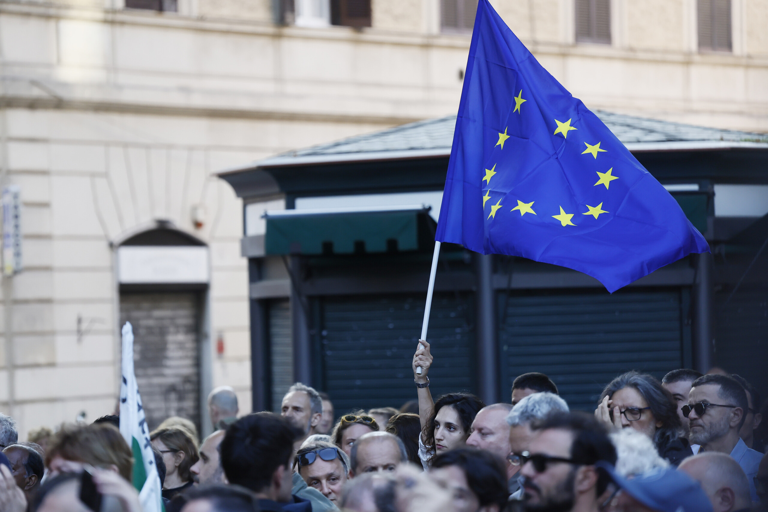 EU proposes a further €300 million from the agricultural reserve to tackle rising fertiliser prices 1 eu proposes a further e300 million from the agricultural reserve to tackle rising fertiliser prices scaled
