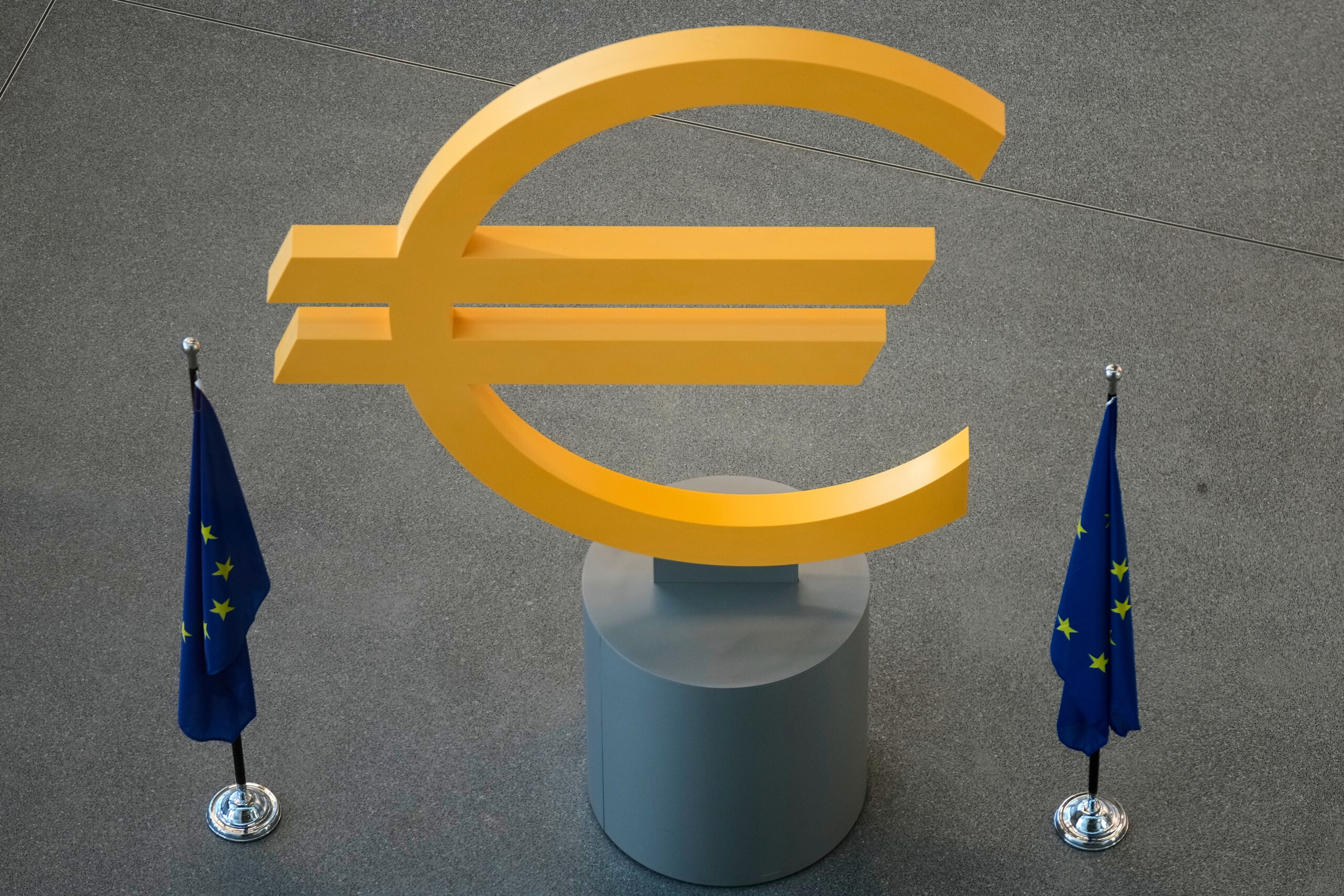 ECB: Governing Council raises interest rates by 25 basis points 1 ecb governing council raises interest rates by 25 basis points scaled
