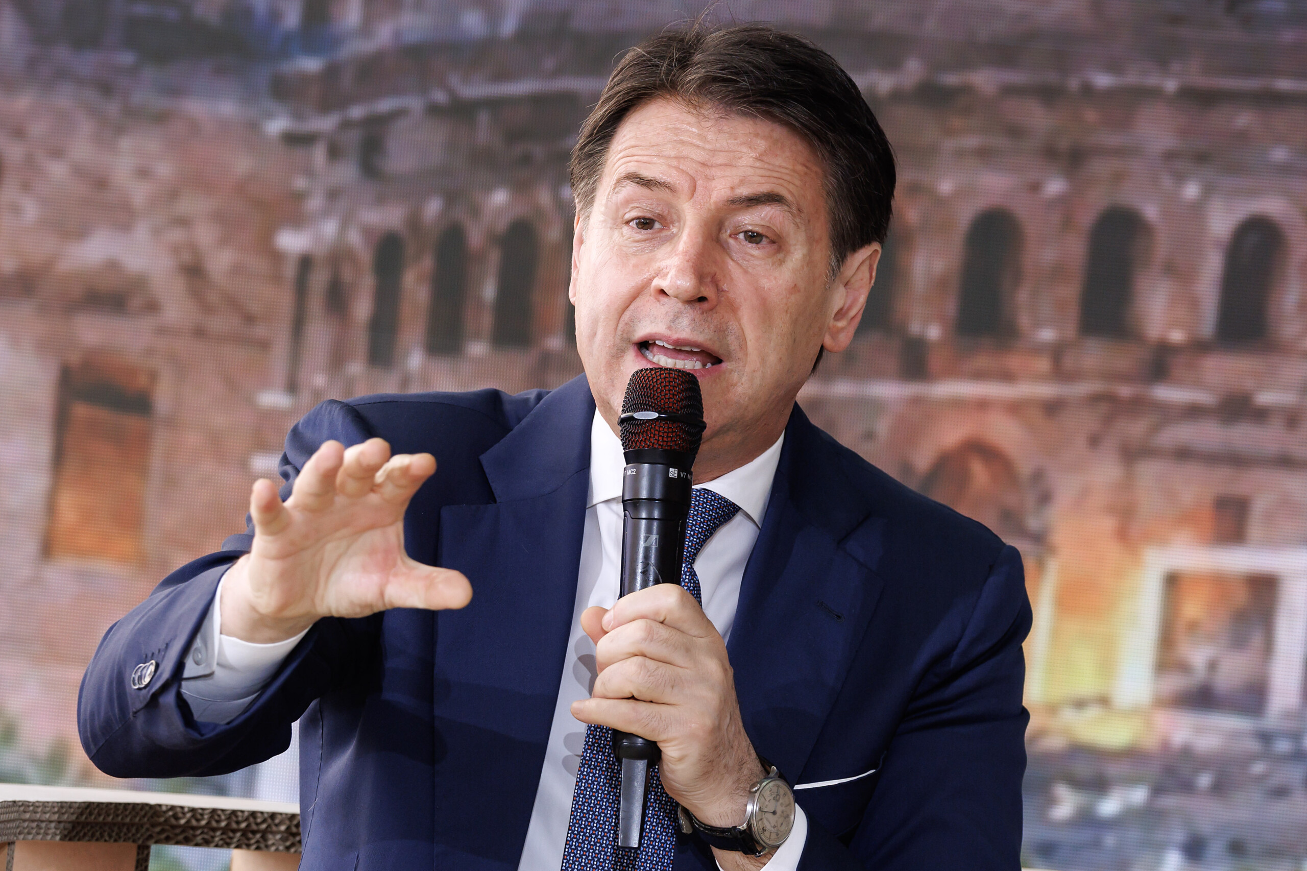 M5S, Conte to Meloni: ‘She looks at my social media and plays the victim – she should focus on running the country’ 1 m5s conte to meloni she looks at my social media and plays the victim she should focus on running the country scaled