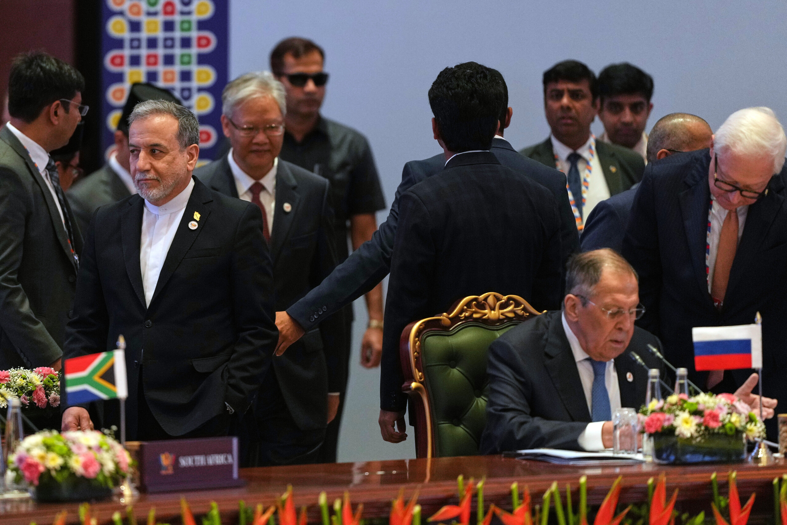 iran media araghchi and the tehran delegation are due to visit pakistan tomorrow scaled