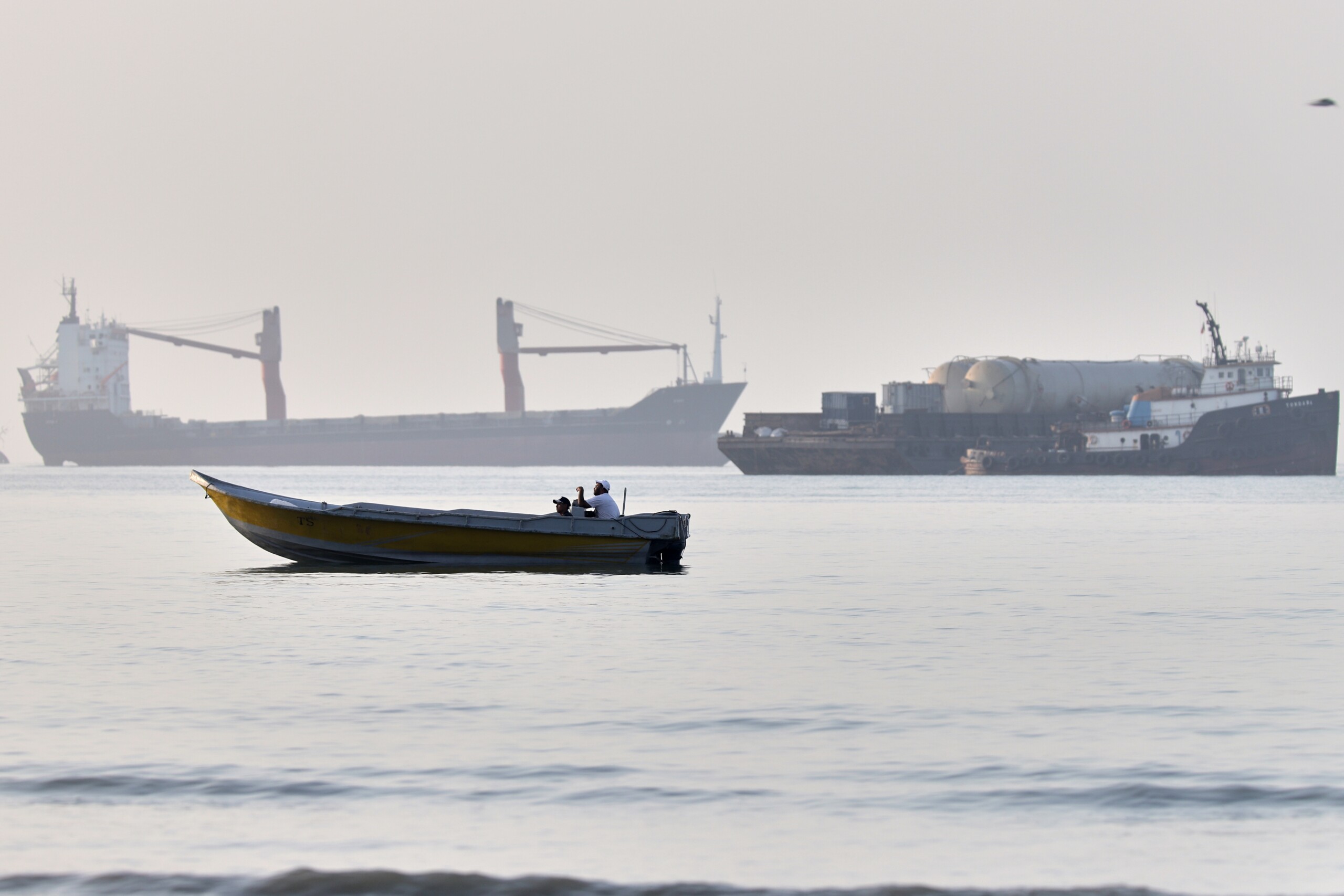 Iran, Tehran media: ‘Fees for passage through the Strait of Hormuz suspended for 60 days’ 1 iran tehran media fees for passage through the strait of hormuz suspended for 60 days scaled
